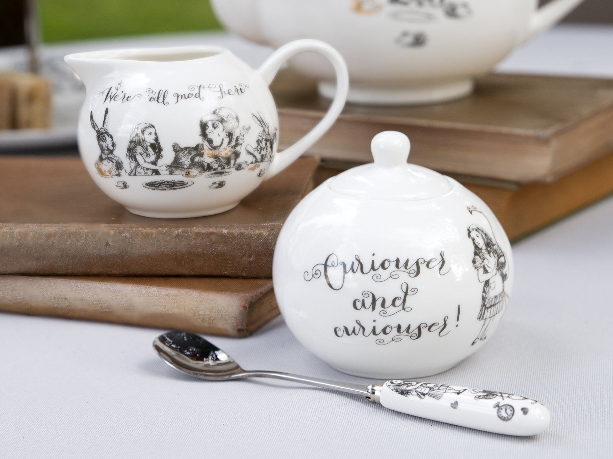 Creative Tops V&A Alice In Wonderland Milk Jug And Sugar Bowl Set With Decorative Illustrations, 18 X 7.5 X 7 Cm, White, 2 Count