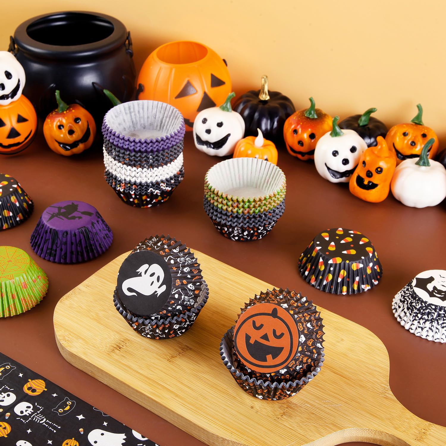Quera 600 Pcs Halloween Cupcake Liners Pumpkin Bat Ghost Witch Candy Corn Baking Cups Black Orange Purple Cupcake Wrappers Muffi