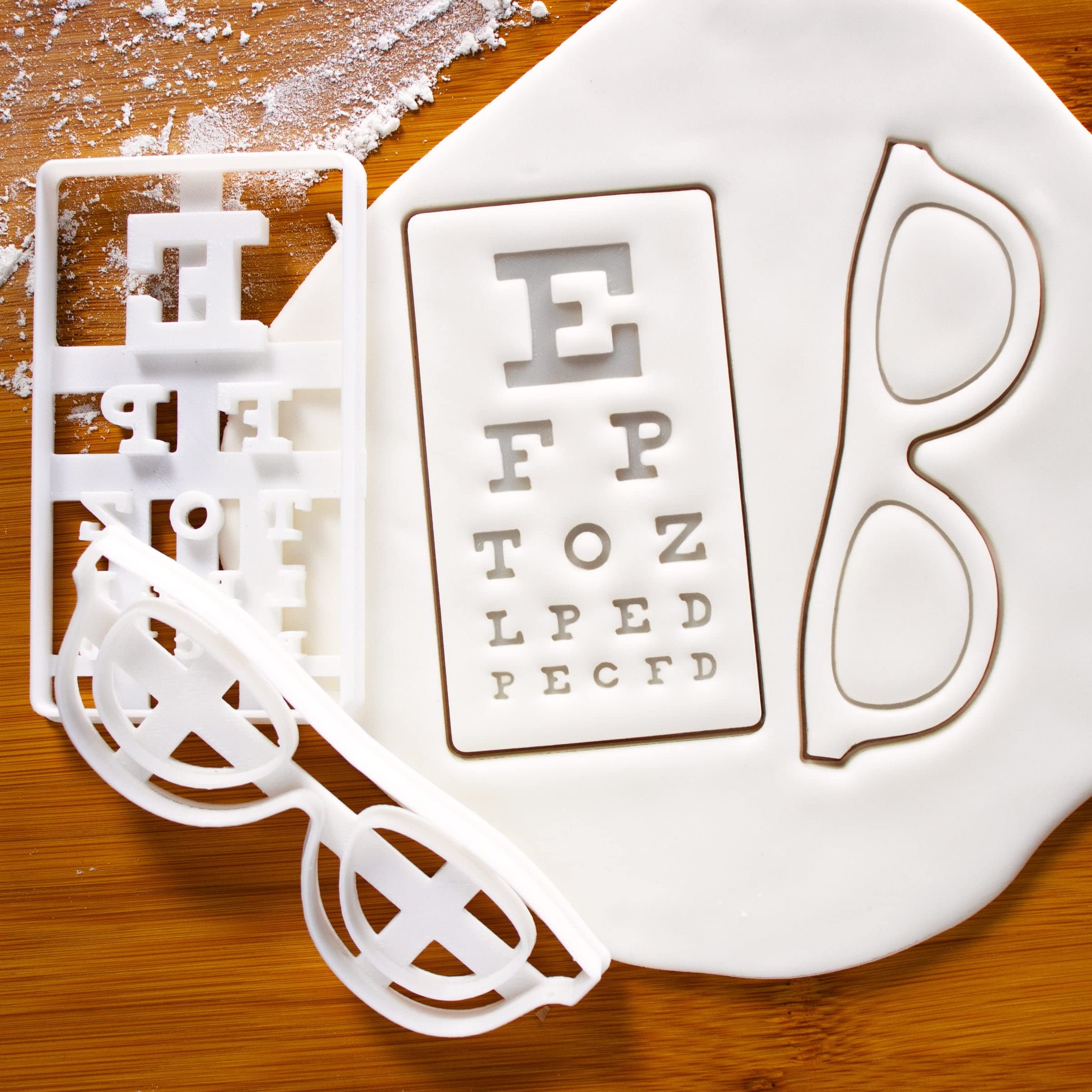 Set Of 2 Optomology Themed Cookie Cutters (Designs: Snellen Chart And Spectacles), 2 Pieces - Bakerlogy