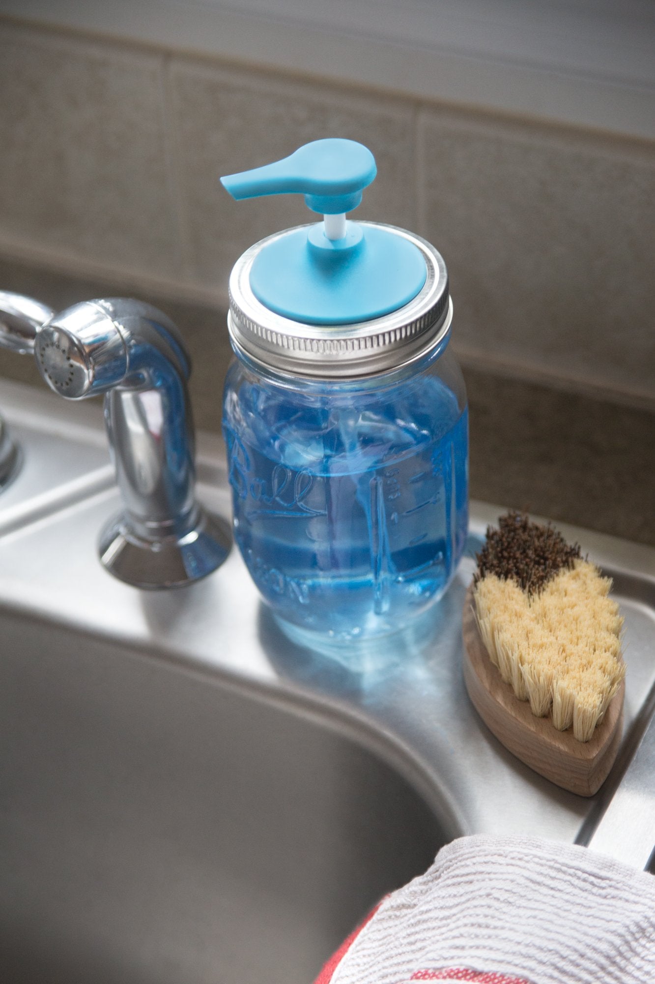 Jarware Soap Pump Lid For Regular Mouth Mason Jars, Blue