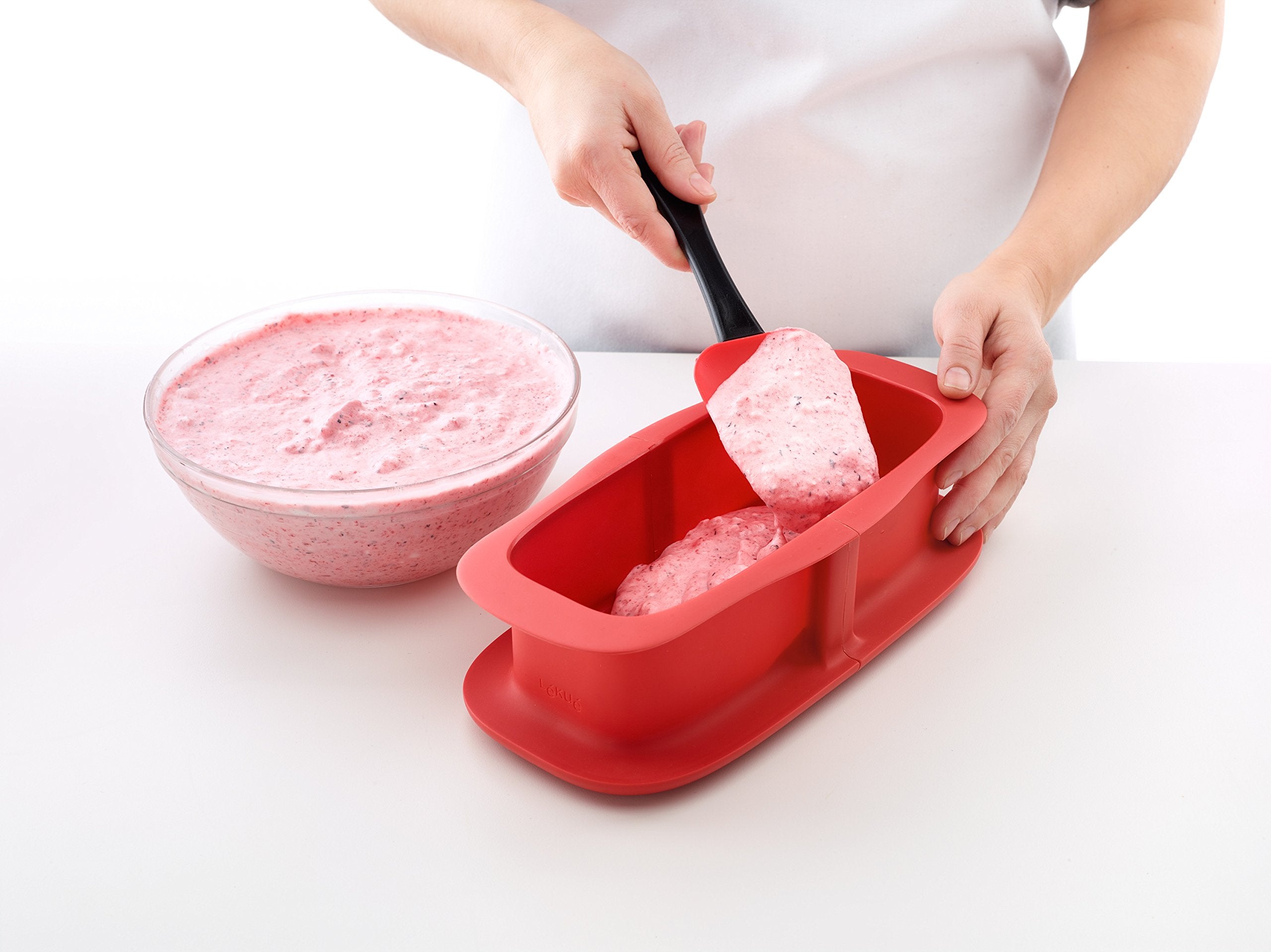 Lekue Baking Loaf Spring Form Pan, 9.5'', Red