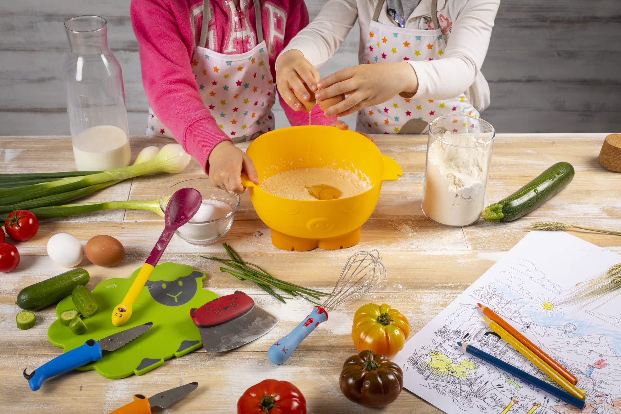 Kuhn Rikon Kinderkitchen Kids Mixing Bowl, Pig, 9.8'' X 9.1'' X 4.3'', Yellow | Child-Friendly Kitchen Tools For Real Cooking