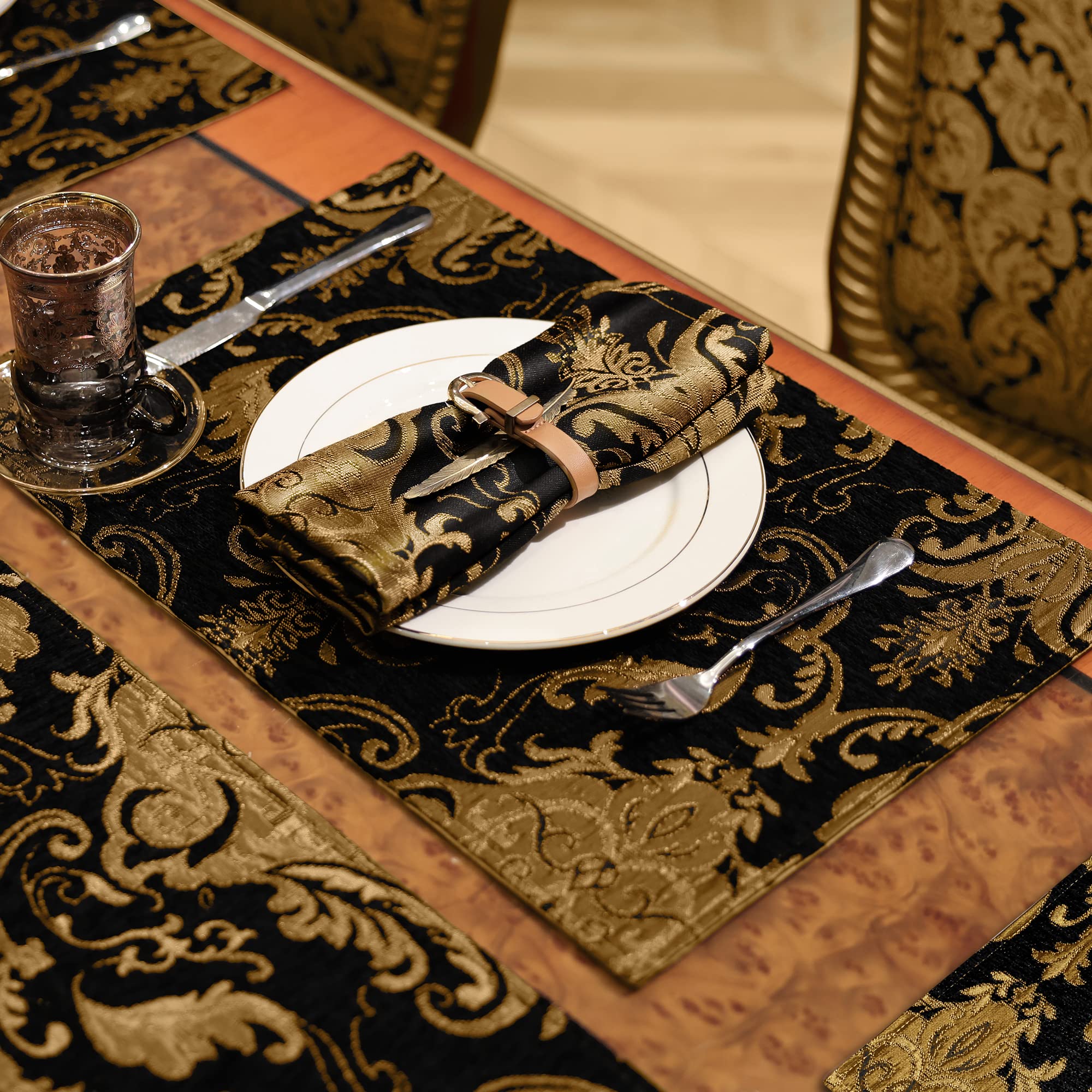 Loom And Mill Luxury Cloth Napkins 18X18 Inch, 4 Pack Classic Damask Jacquard Dinner Napkins For Dining Kitchen Party Halloween