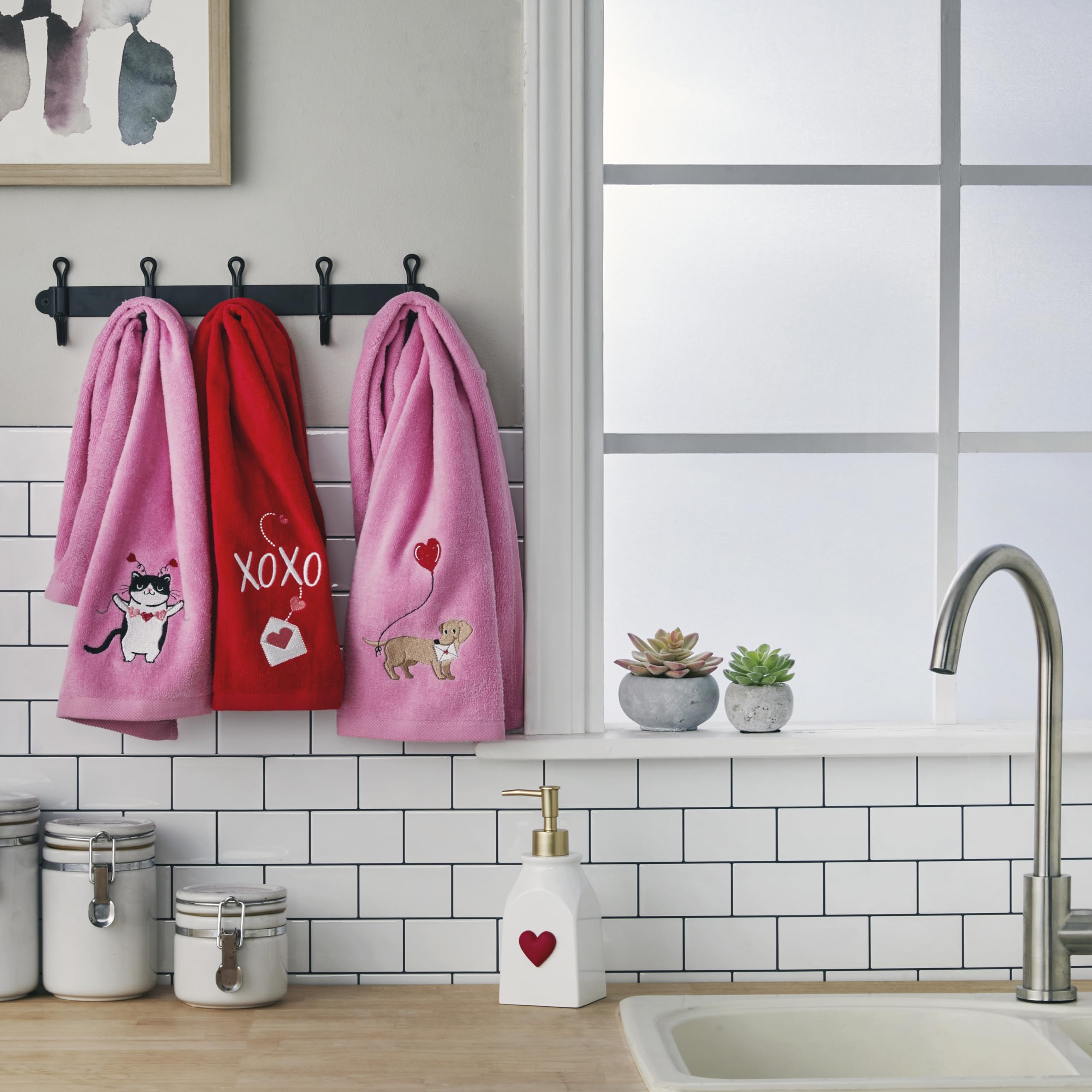 Skl Home By Saturday Knight Ltd. Valentine'S Day Xoxo Hand Towel Set, Red 2 Pack