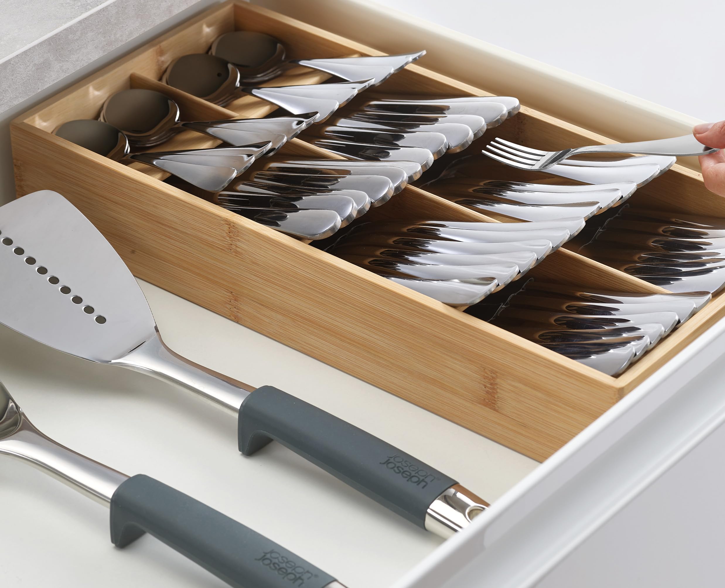 Joseph Joseph Drawer Store - Large Compact Cutlery Drawer Organizer, 8 Compartments, Holds 48 Pieces, Bamboo