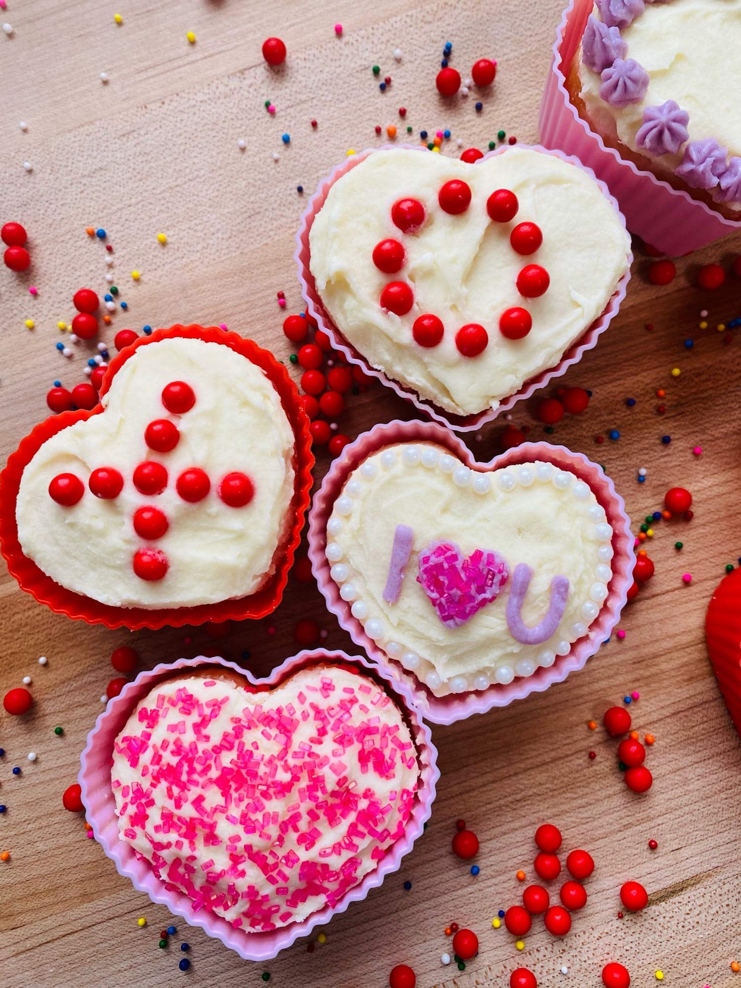 Fox Run Heart Silicone Muffin And Cupcake Liners, Set Of 12 Standard Size Wrappers