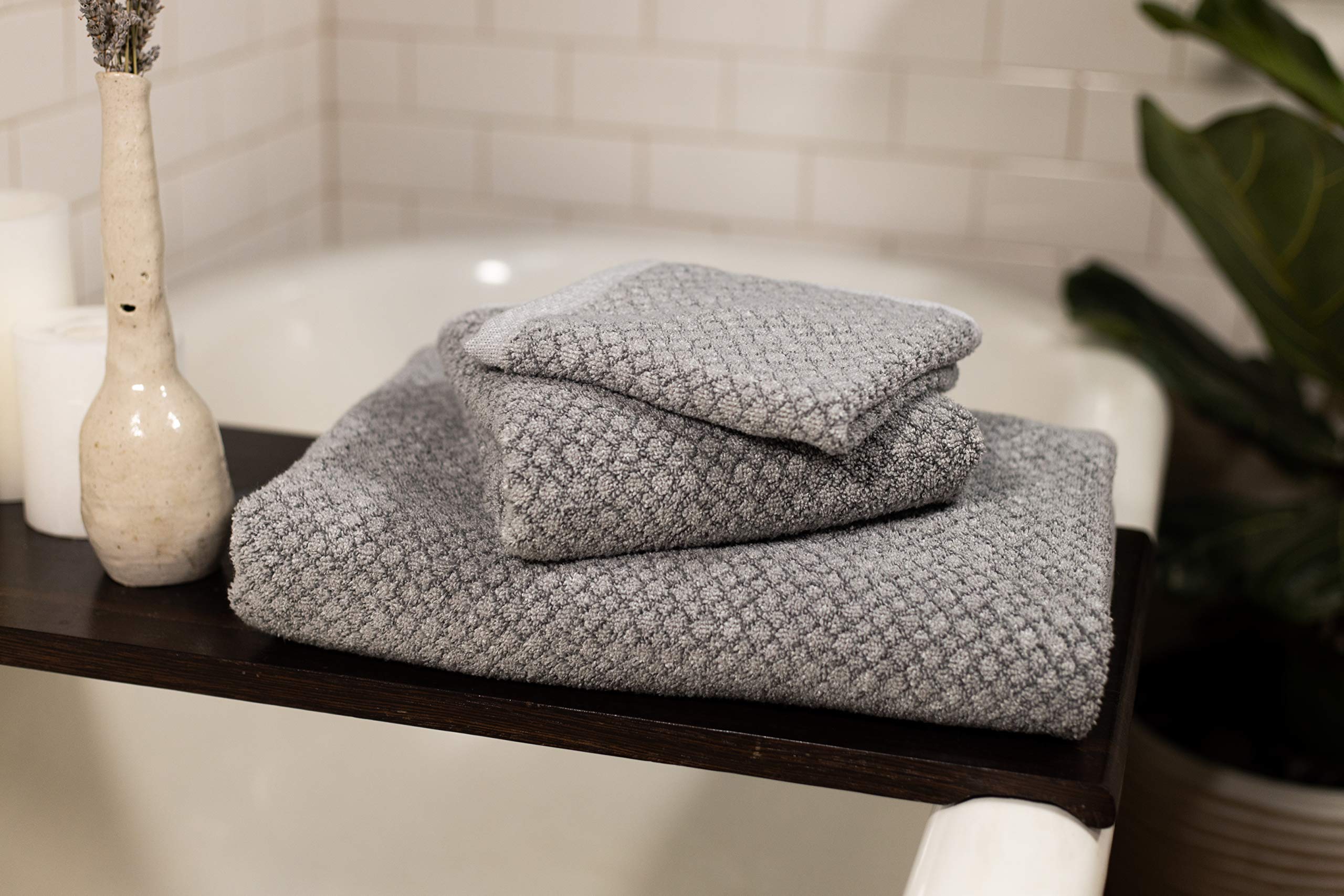 Everplush Diamond Jacquard Quick Dry Bath Towel  1 Pack  Grey