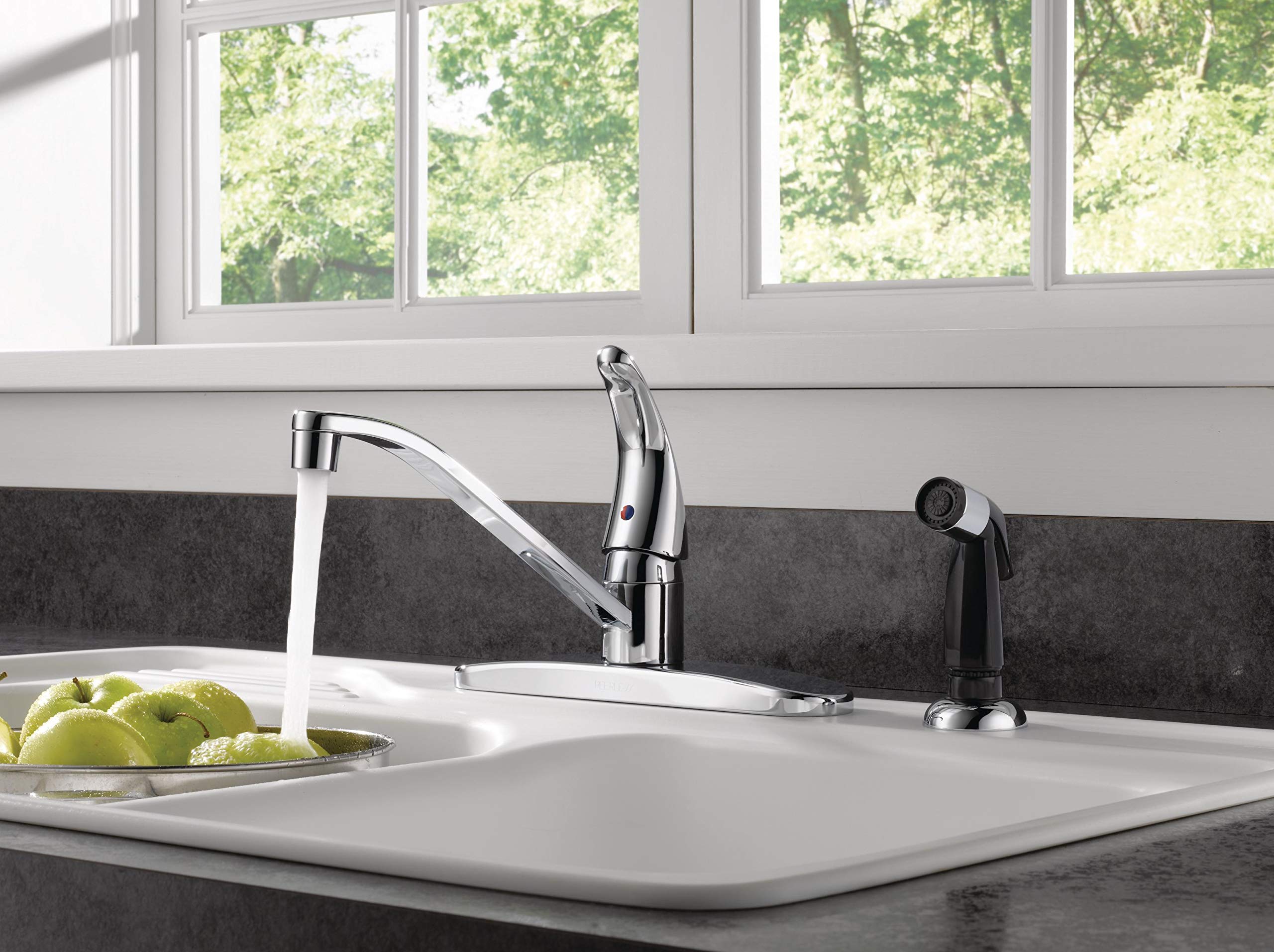 Peerless Single-Handle Kitchen Sink Faucet With Side Sprayer, Chrome P115Lf