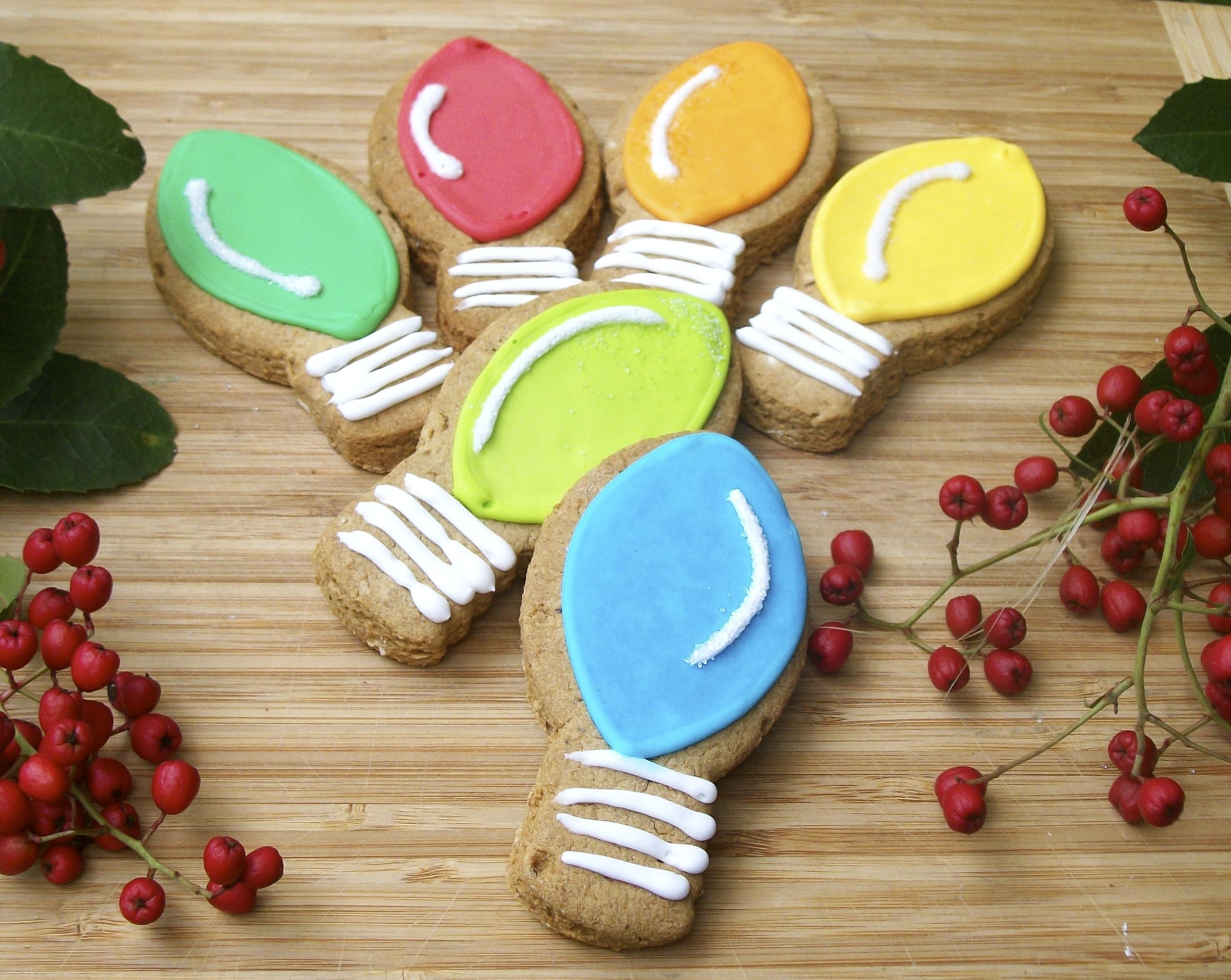 Christmas Light Bulb Cookie Cutter 3 Piece Set, Premium Food-Grade Stainless Steel, Dishwasher Safe (Light Bulb 3 Piece)