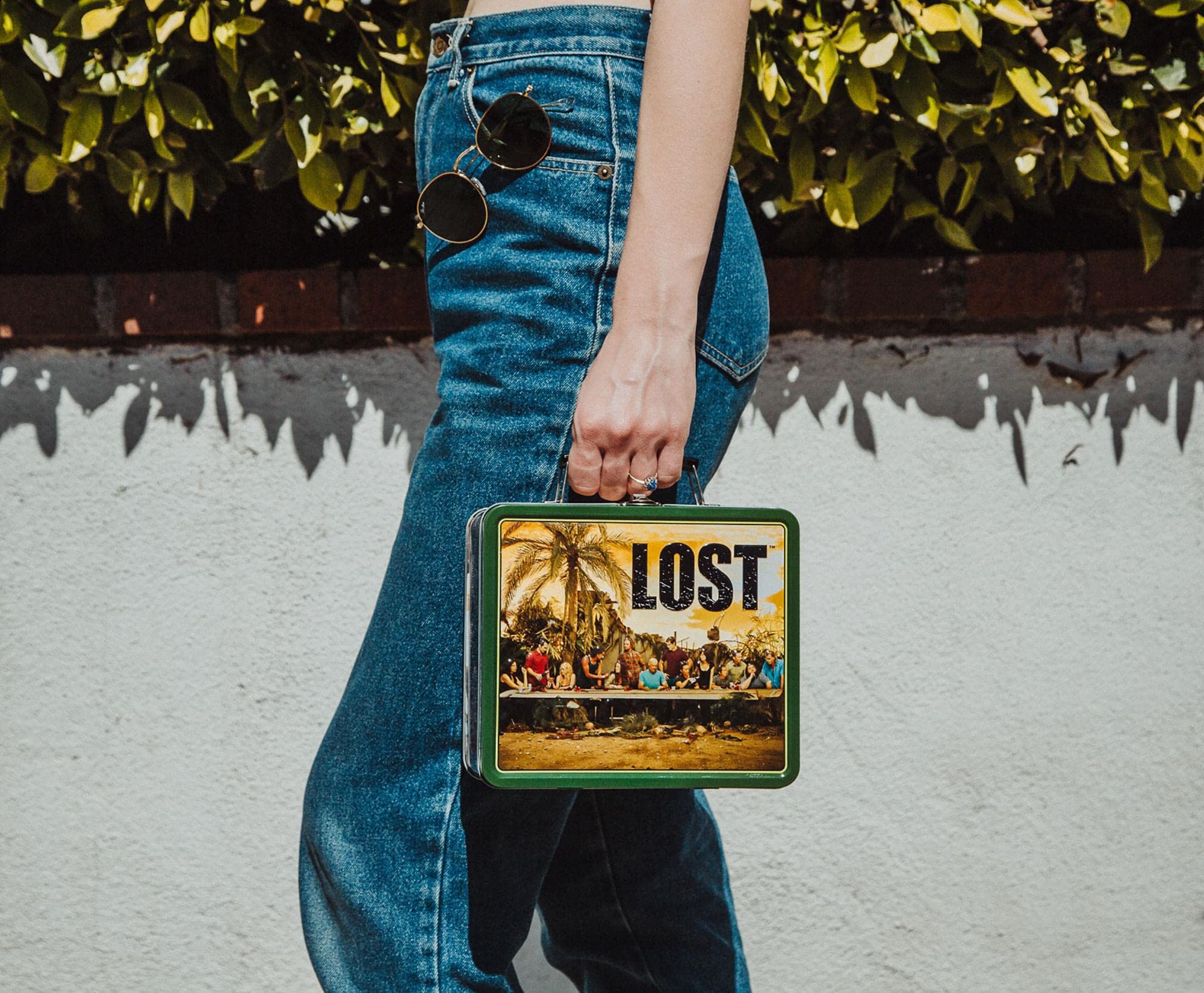 Lost Cast Metal Tin Lunch Box Tote | 8 X 7 X 4 Inches