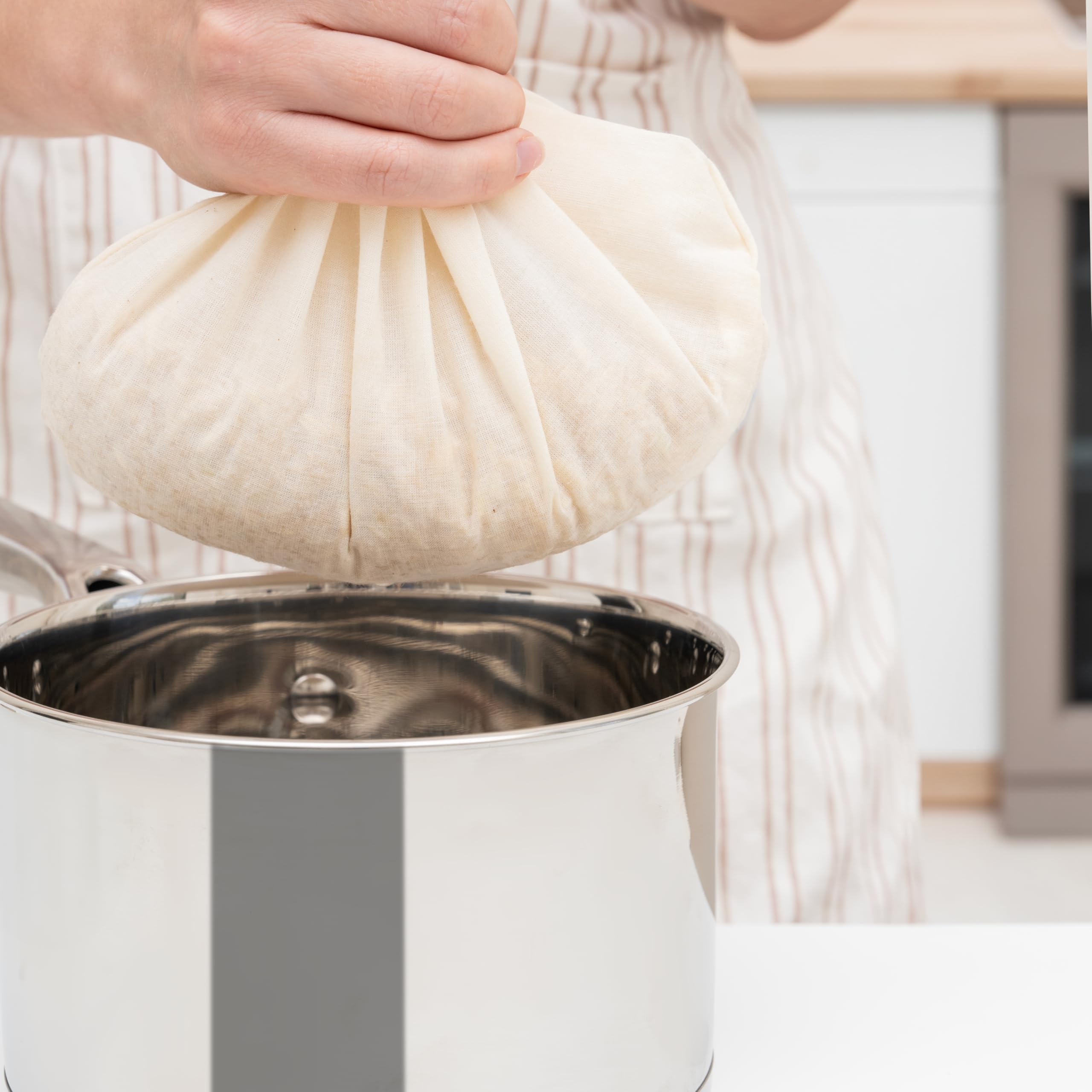 Reusable Jelly Strainer Bags - 100% Organic Cotton Juice Strainer Bags - Large  Reusable  Washable  and Biodegradable Kefir  Kava  Pulp & Yogurt Strainer Bags (3 Medium - 6''x8'')