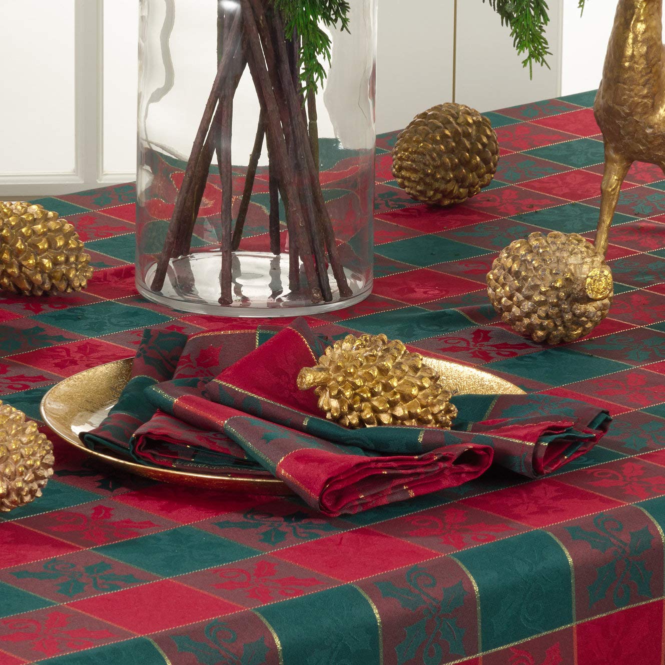 Fennco Styles Royal De Nol Collection Classic Plaid Jacquard 20 X 20 Inch Cloth Napkins, Set Of 4 - Red Green Diner Napkins For