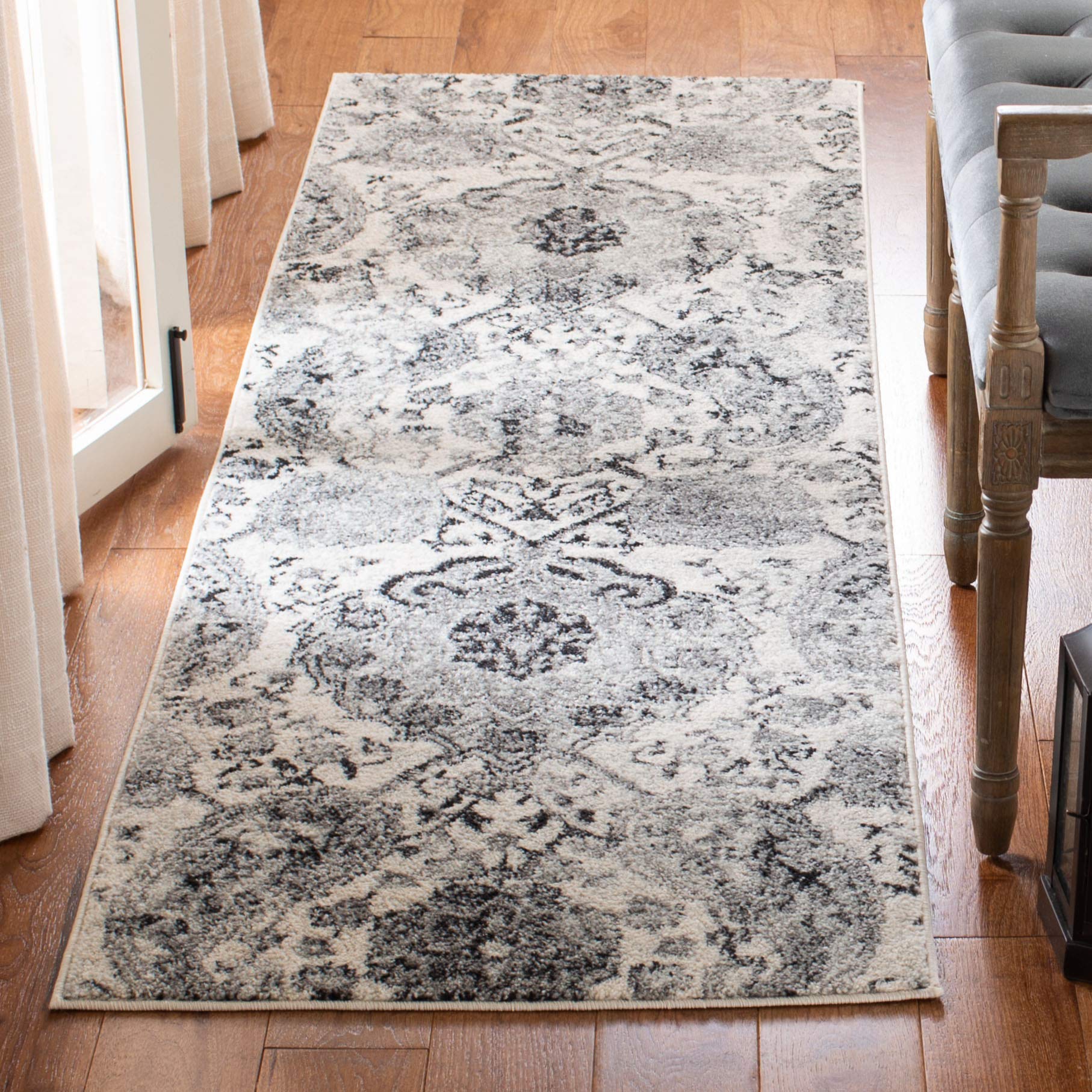 SAFAVIEH Madison Collection Runner Rug - 23 x 20, Cream & Silver, Boho Chic Glam Paisley Design, Non-Shedding & Easy Care, Ide