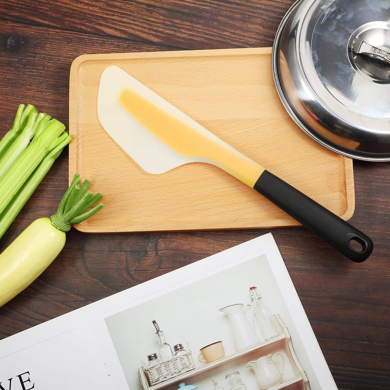 Omelette Spatula Kitchen Omelet Turner Silicone Non-Stick Omelette Scraper Silicone Pigment Scraper With Non Slip Grip For Kitch