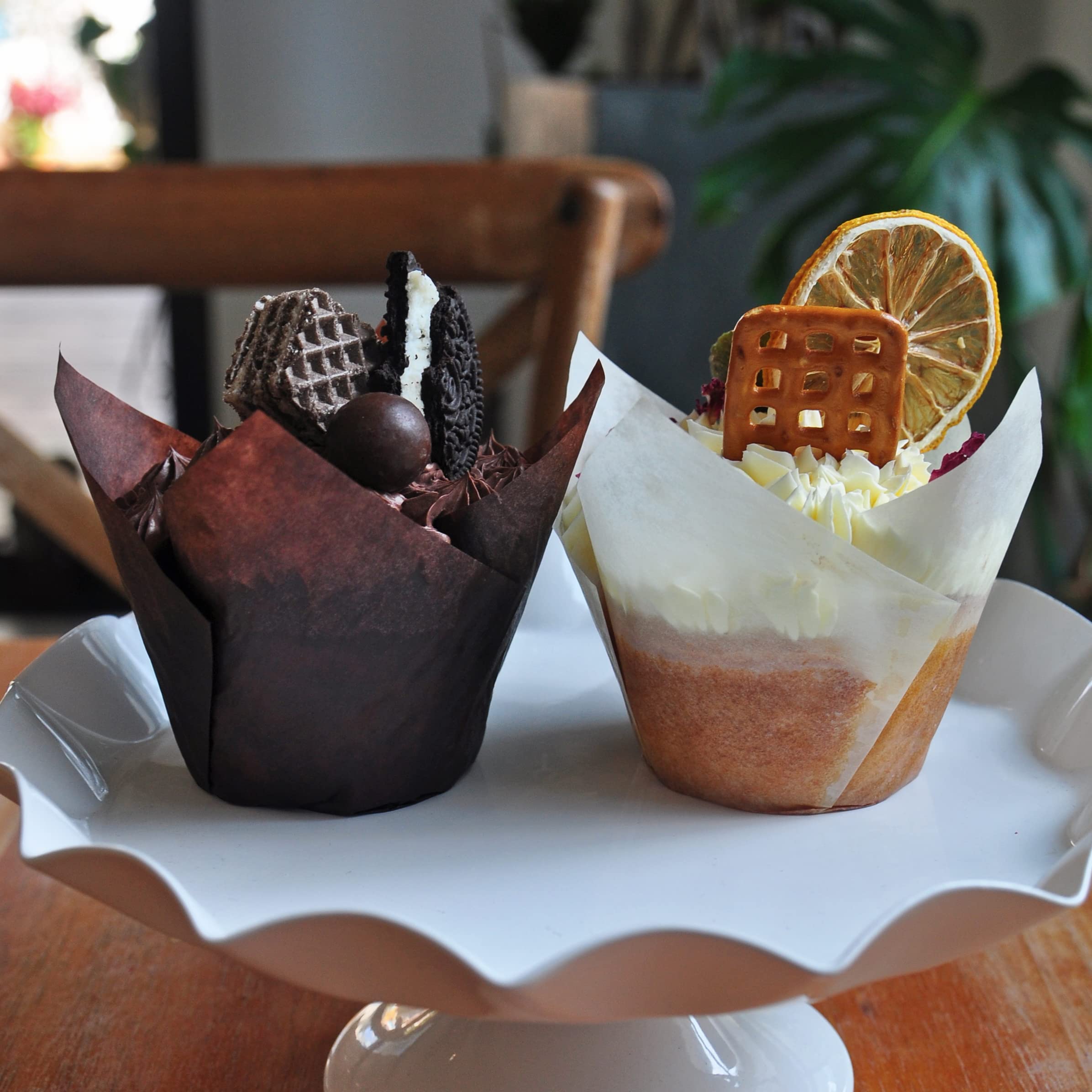 Mybakning Large Size White+Brown Tulip Baking Cups 2-1/4''(Base Diameter) X 4''(Wall Height) Greaseproof Paper Baking Cupcake Mu