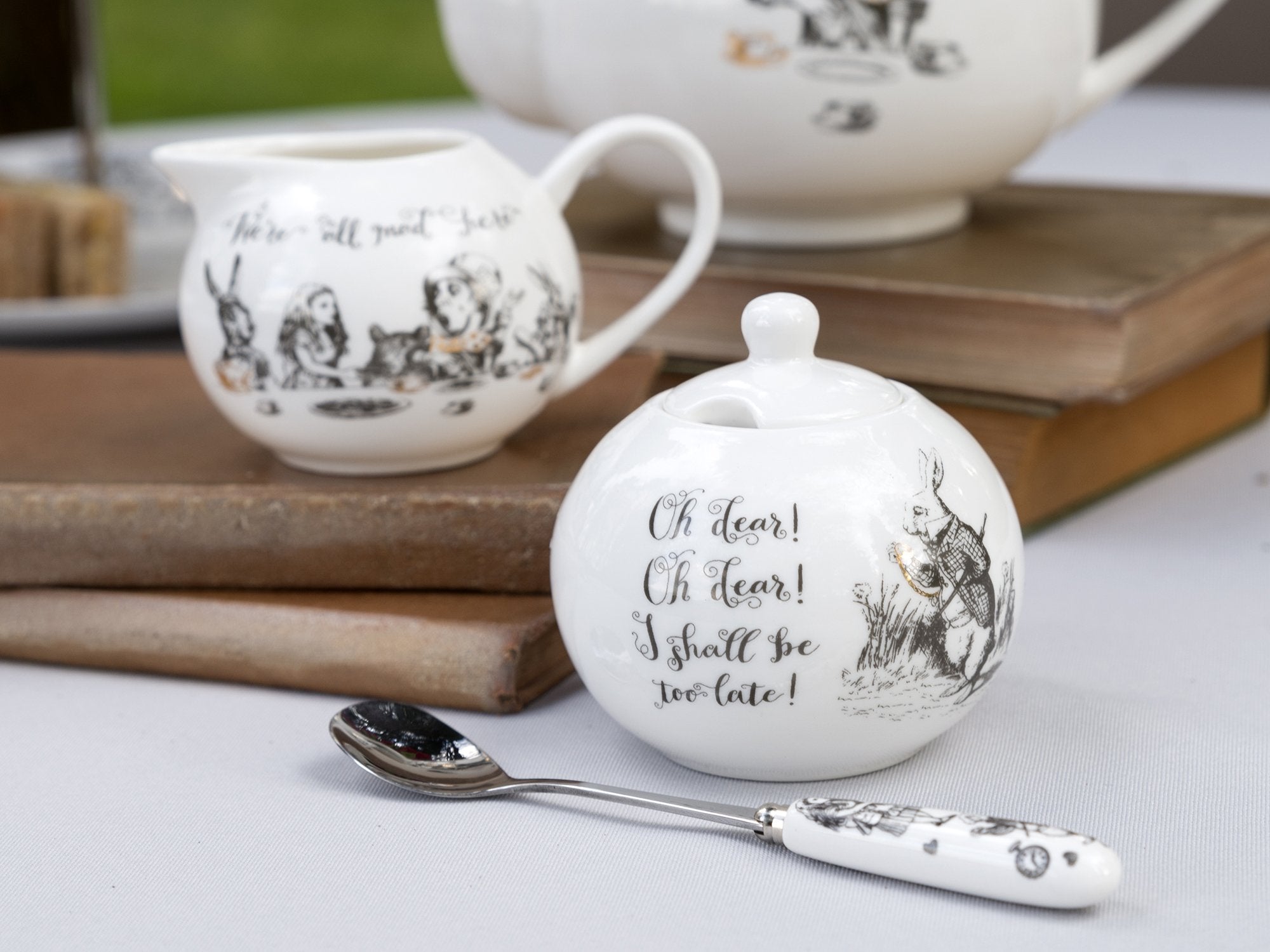 Creative Tops V&A Alice In Wonderland Milk Jug And Sugar Bowl Set With Decorative Illustrations, 18 X 7.5 X 7 Cm, White, 2 Count