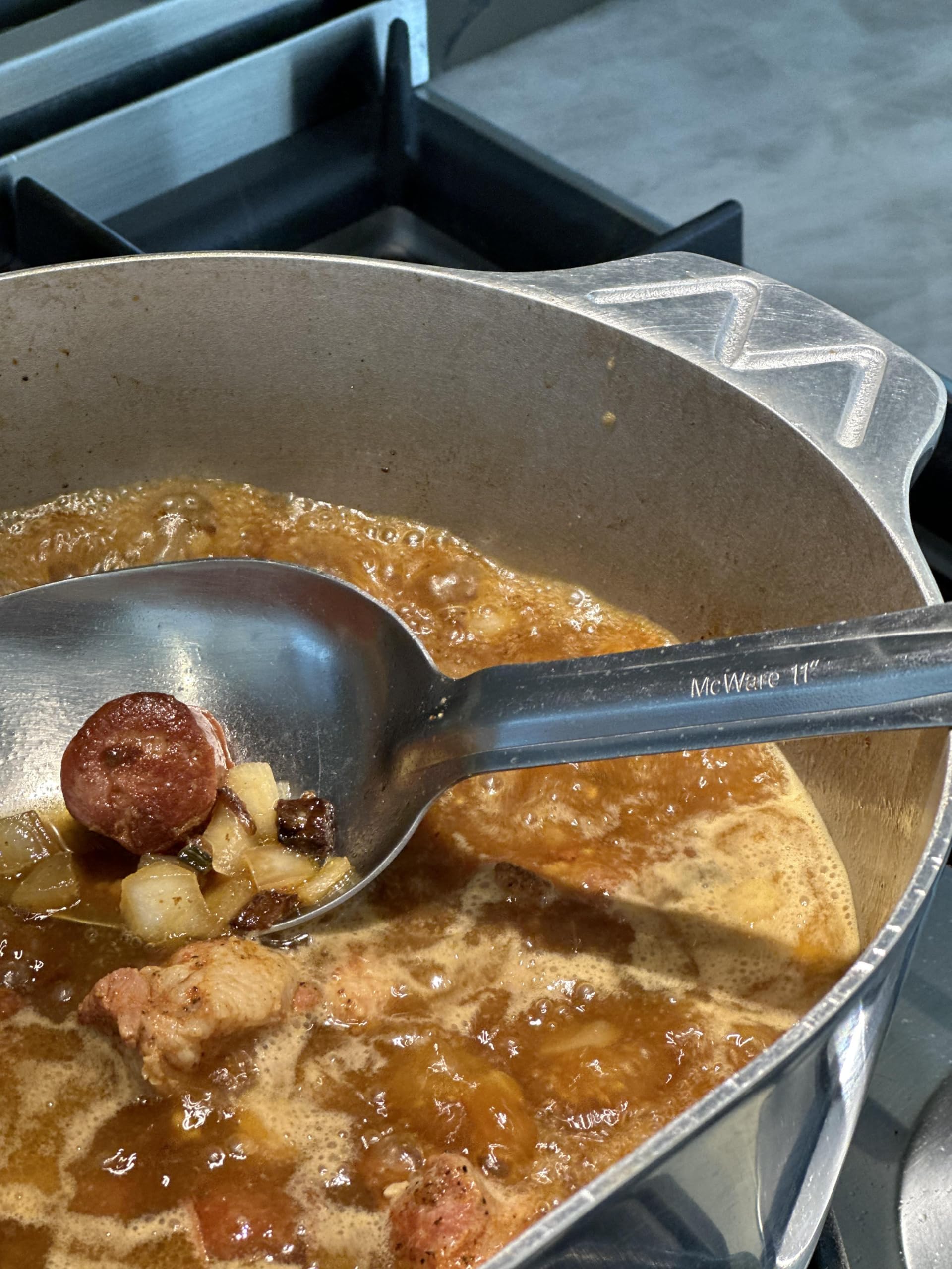 Cajun Classic Aluminum Roaster Pan with Lid - 15 Inch Easy Clean Oval Cookware
