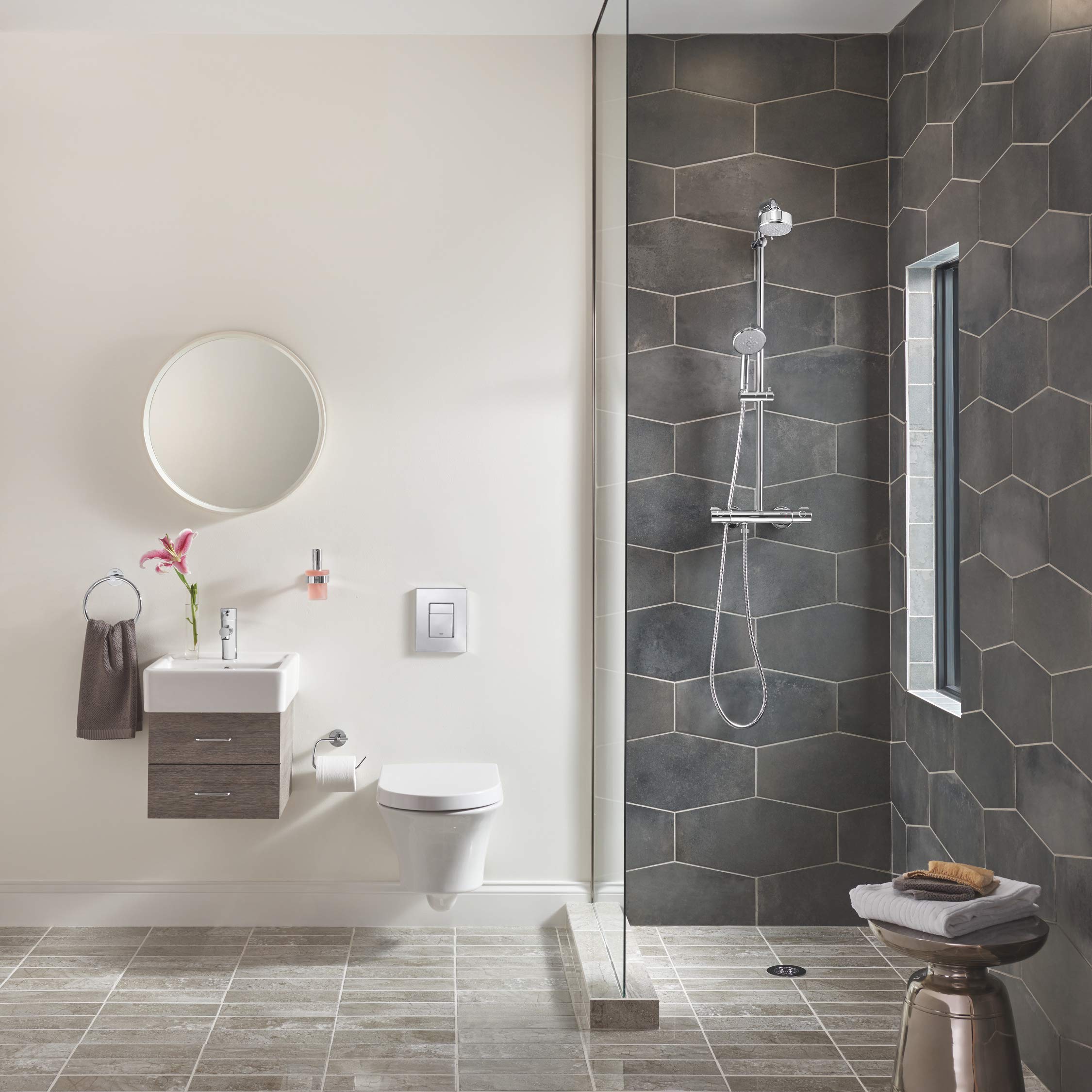 Grohe 40365001 Essentials Metal 7.48-In. Towel-Ring, Starlight Chrome