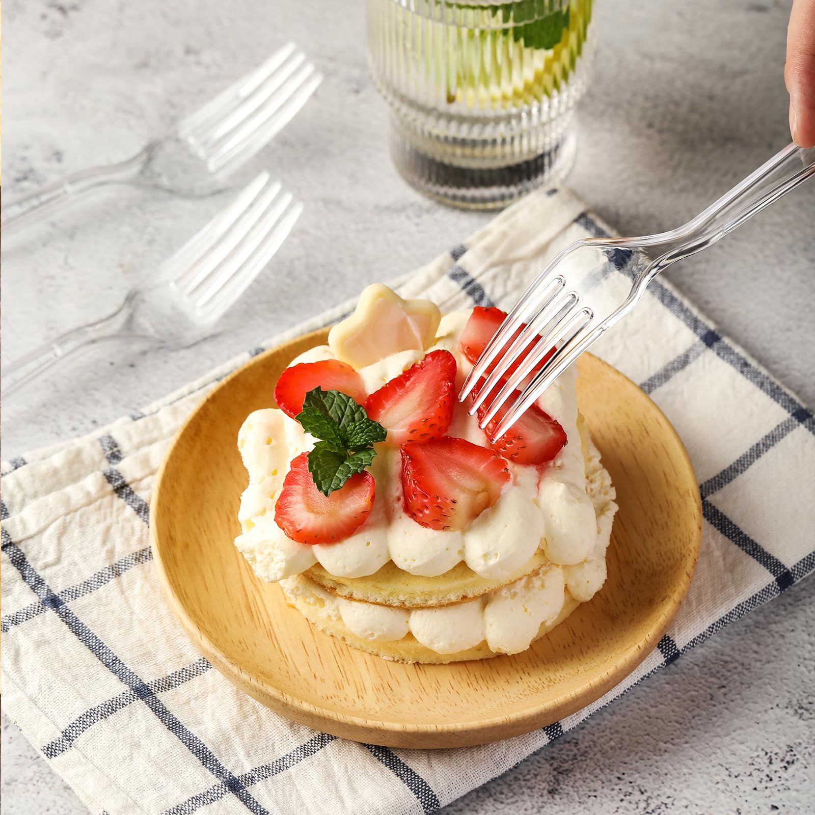 [300 Count] Clear Heavy Duty Plastic Forks, Heavyweight Disposable Forks, Fancy Plastic Cutlery, Elegant Disposable Forks, Plast