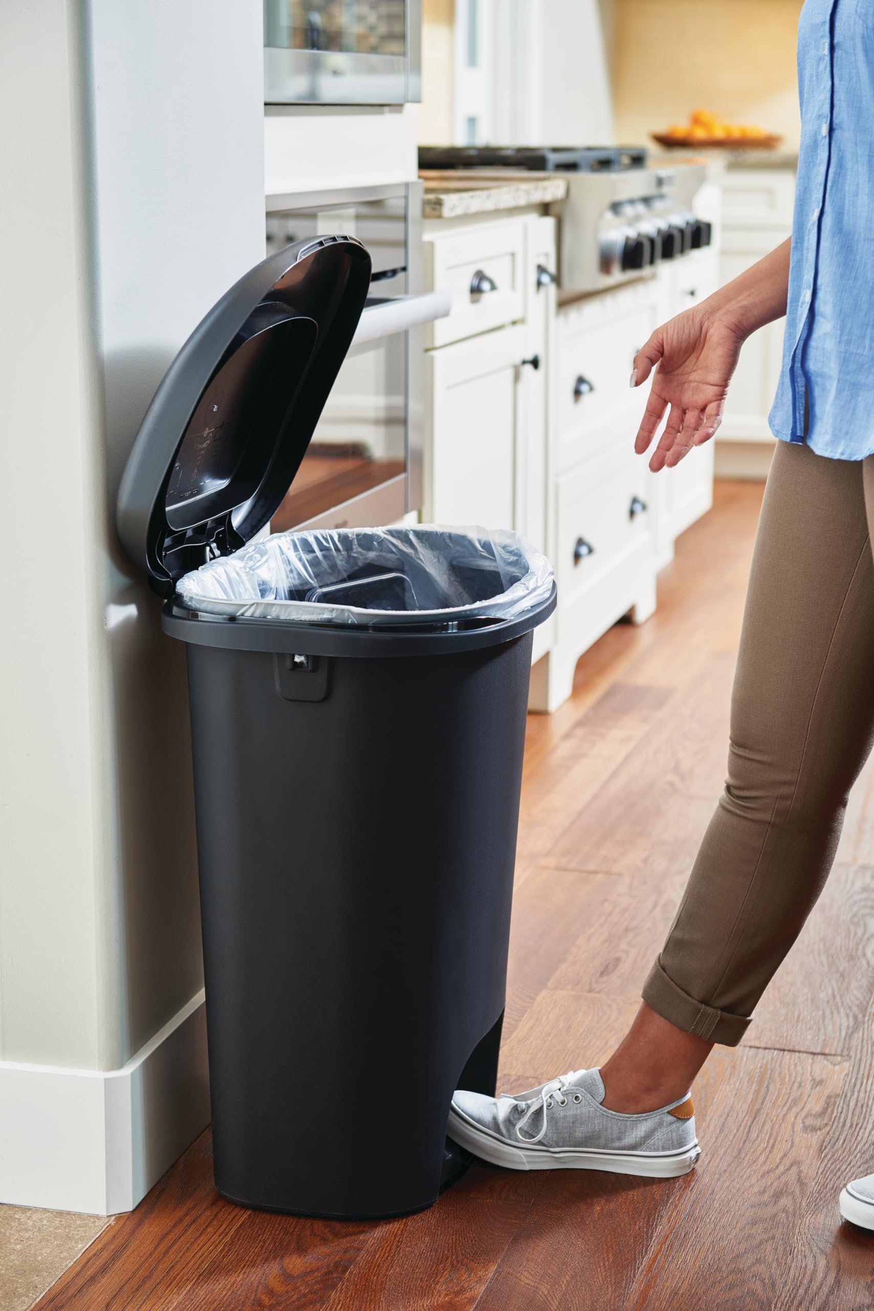 Rubbermaid Classic Step-On Trash Can With Lid, 13-Gallon, Black, Easy Clean Wastebasket For Home/Kitchen/Bedroom/Office