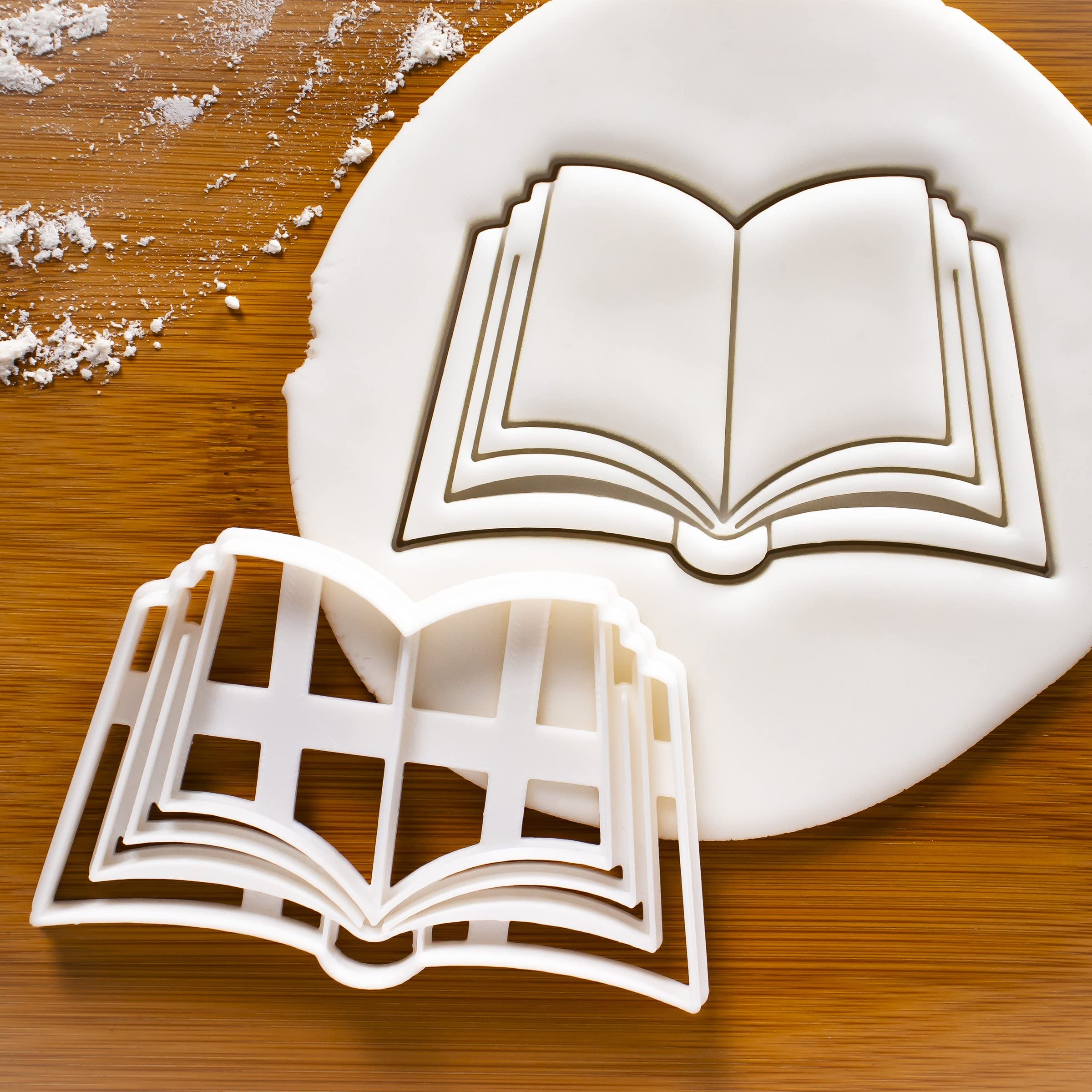 Set Of 3 Back To School Themed Cookie Cutters (Designs: Backpack, Book, Pencil), 3 Pieces - Bakerlogy