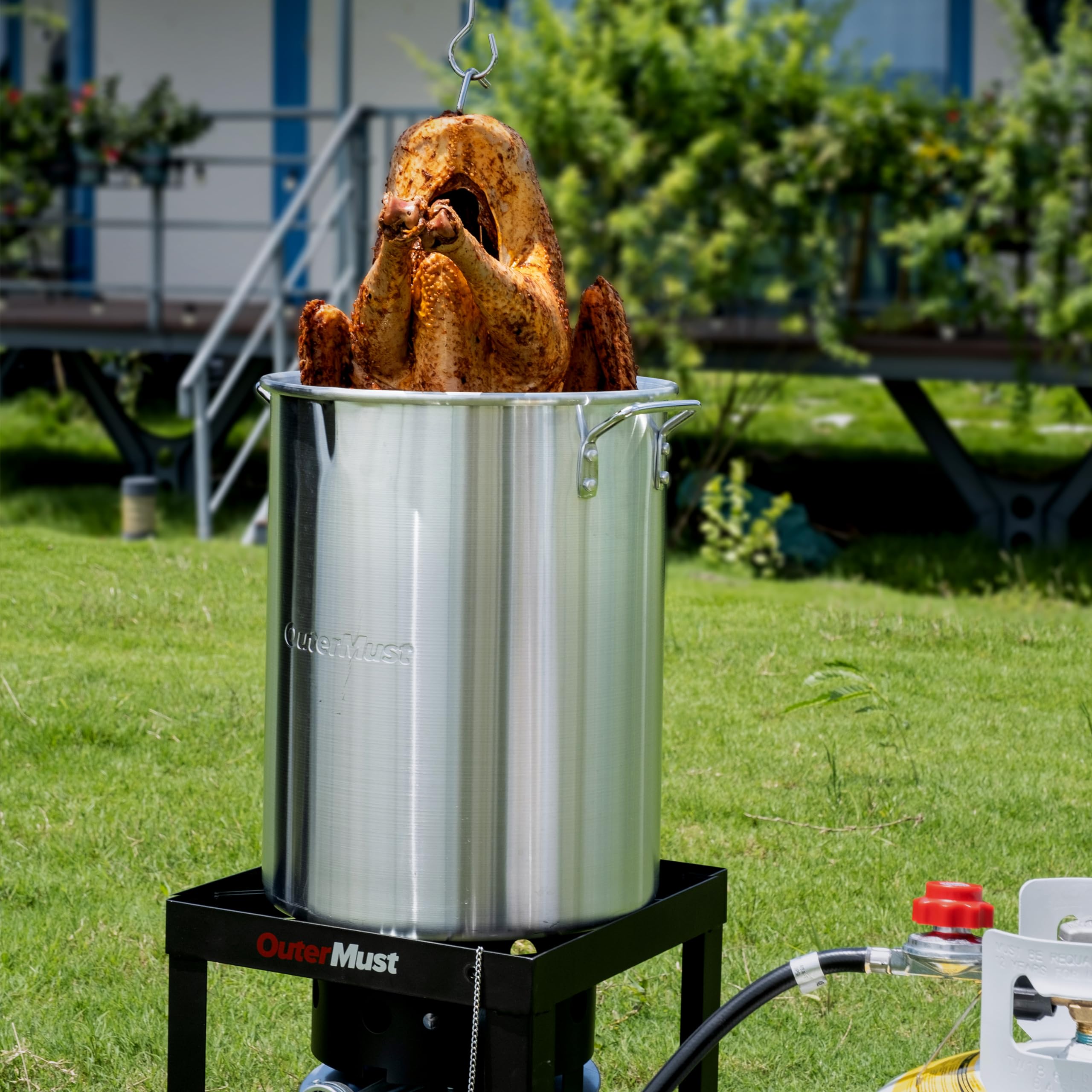 OuterMust 30 QT. Outdoor Fryer 50,000 BTU Turkey Fryer Set and Seafood Boil with Perforaed Basket, Ideal Outdoor Cooker for Turk