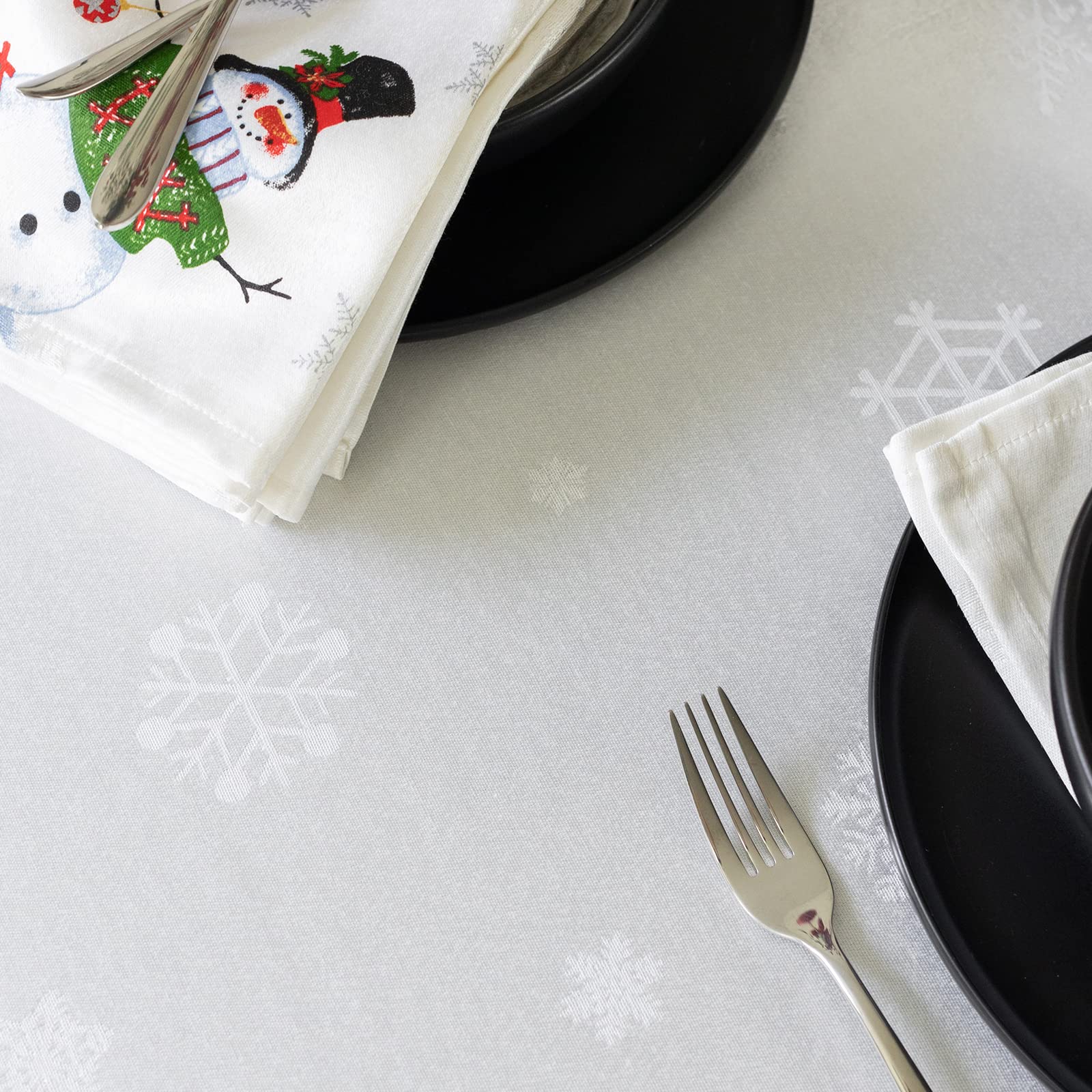 Benson Mills Believe Snowman Engineered Printed Fabric Cloth Napkins For Christmas, Winter, And Holiday Tablecloths (Believe Sno