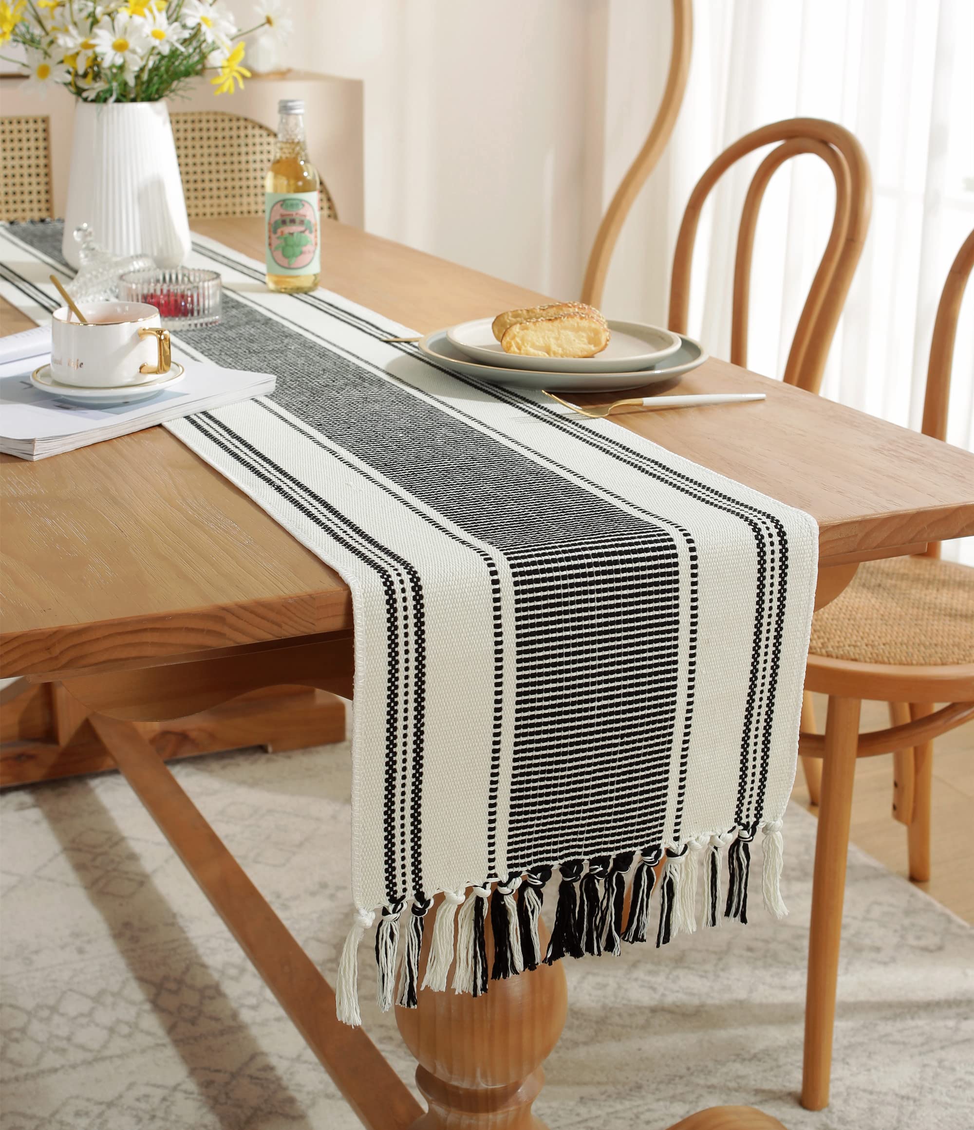 Caflife Boho Table Runner Balck And White For Modern Farmhouse Decor, Natural Cotton Woven Runner With Tassels For Home Dining T