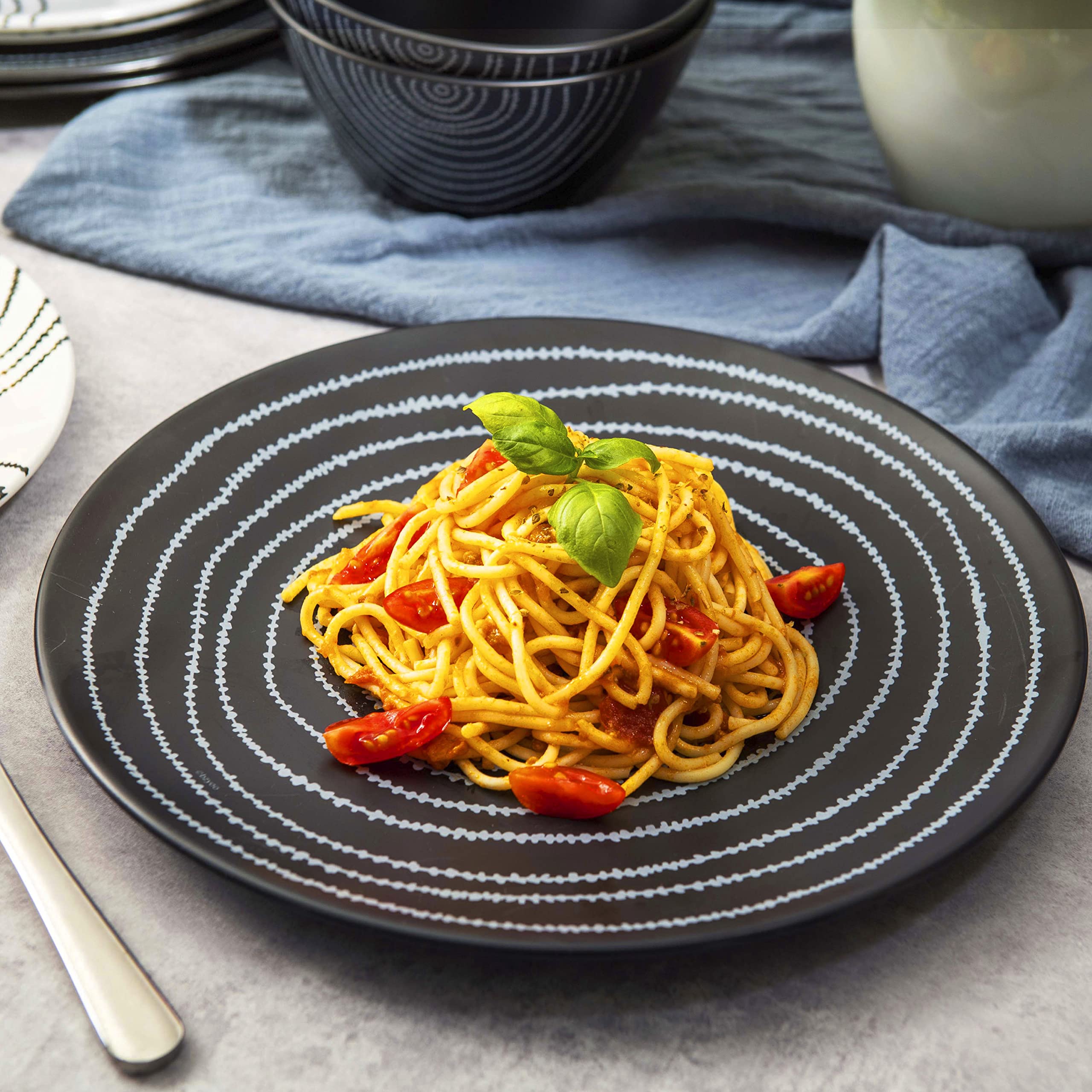 bzyoo 12 Piece Melamine Dinnerware Set - Durable, Dishwasher Safe Black Plates and Bowls - Dining, Parties, Camping Dish Set Bla