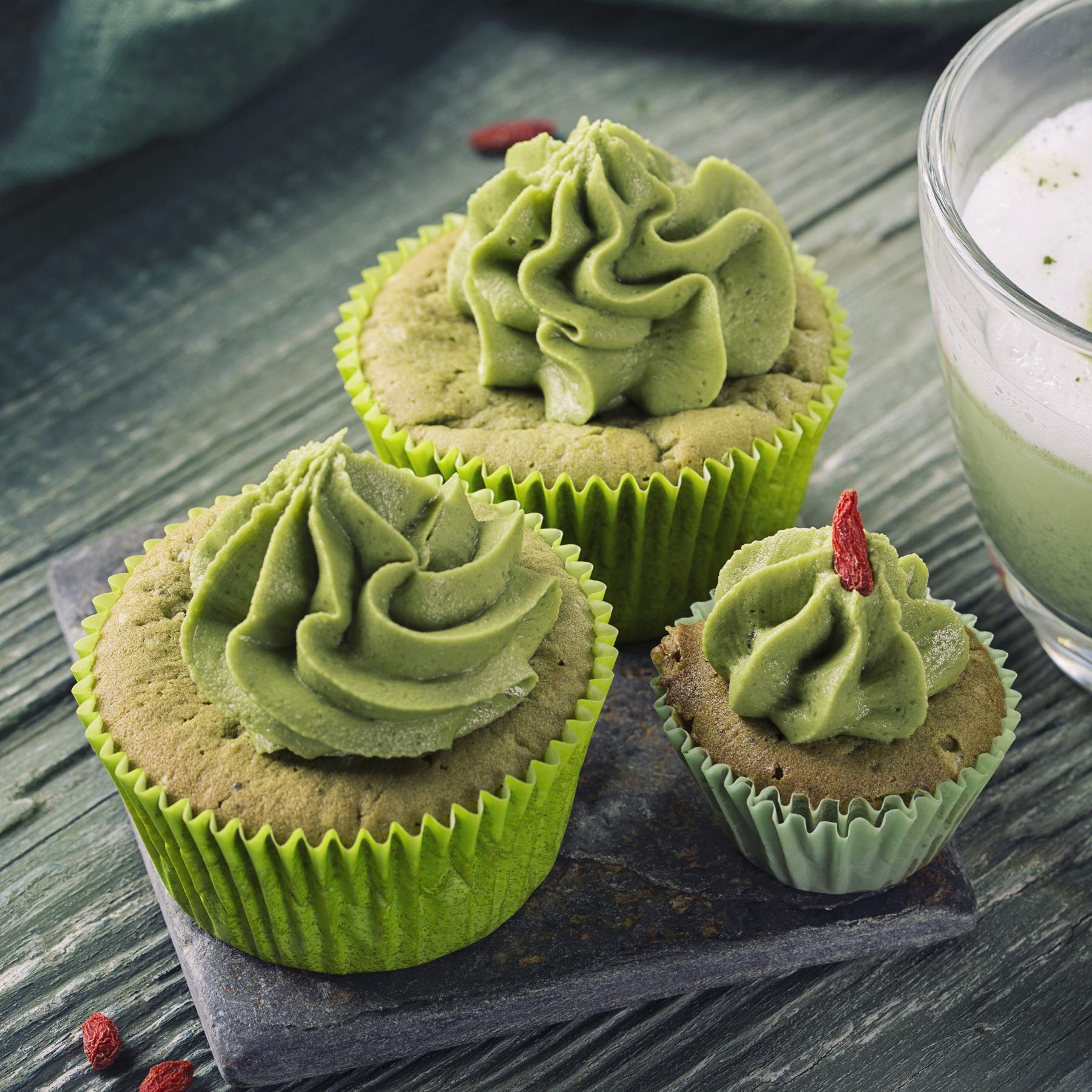 Eoonfirst Standard Size Baking Cups Christmas Day Party Cupcake Liners 200 Pcs (Green)