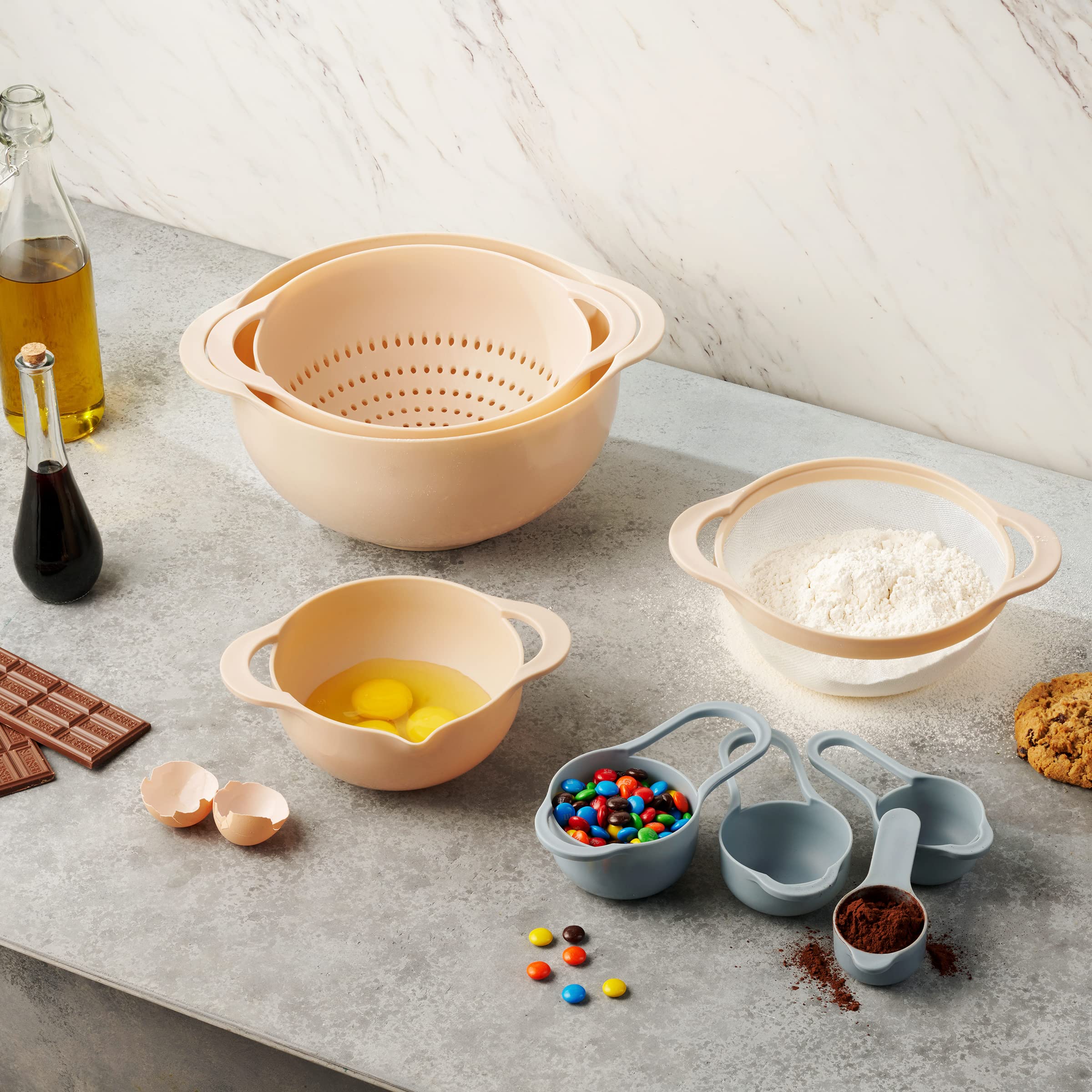 Table Concept Mixing Bowls Set With Measuring Cups And Spoons Set, Sieve Sifter Colander Strainer, Food Storage Bowls - 8 Piece