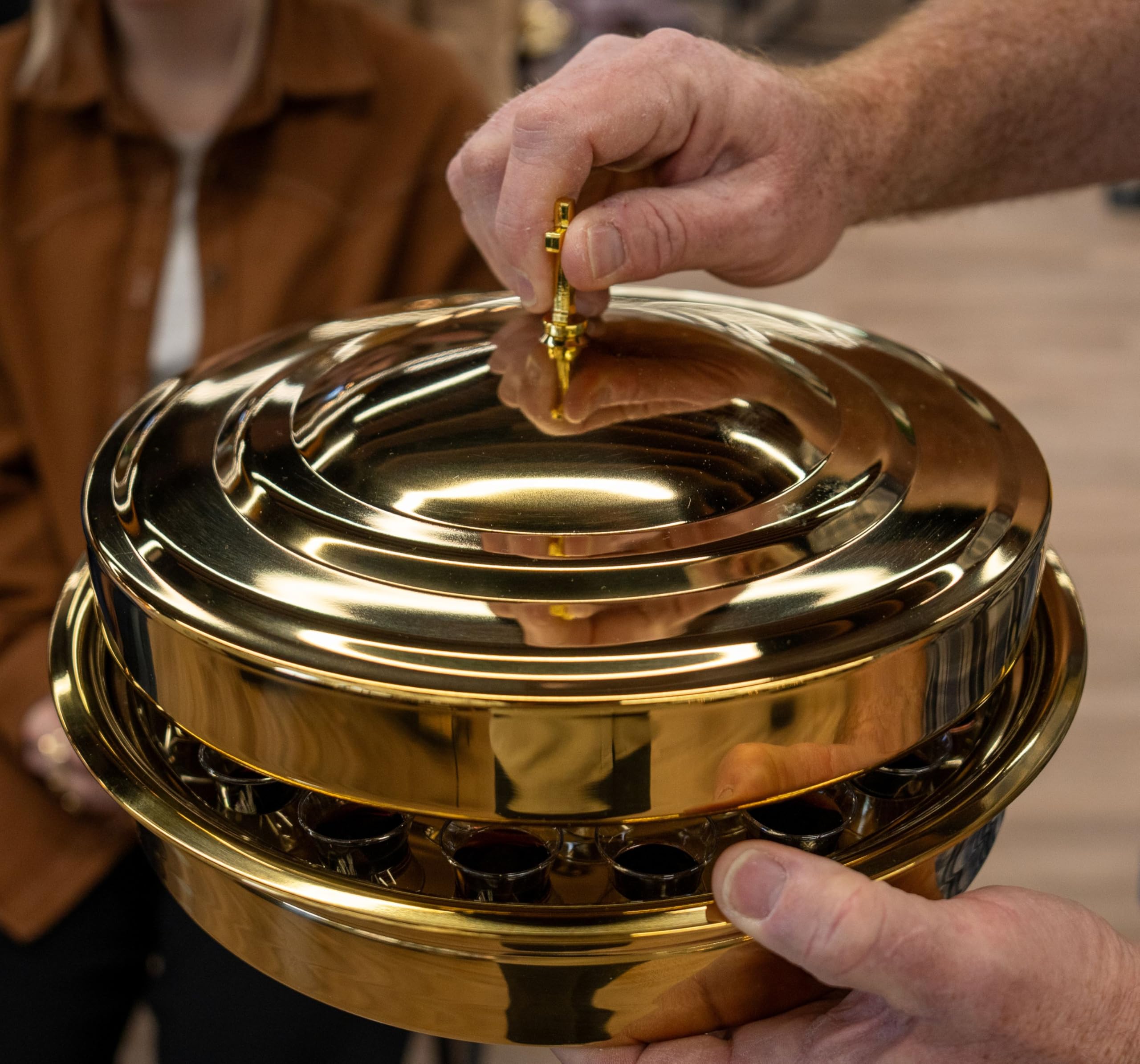 Broadman Church Supplies Remembranceware Communion Tray Cover, Brass