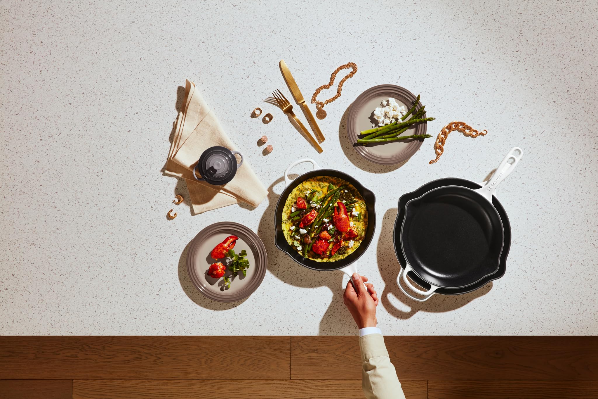 Le Creuset Enameled Cast Iron Signature Iron Handle Skillet, 10.25'' (1-3/4 Qt.), White