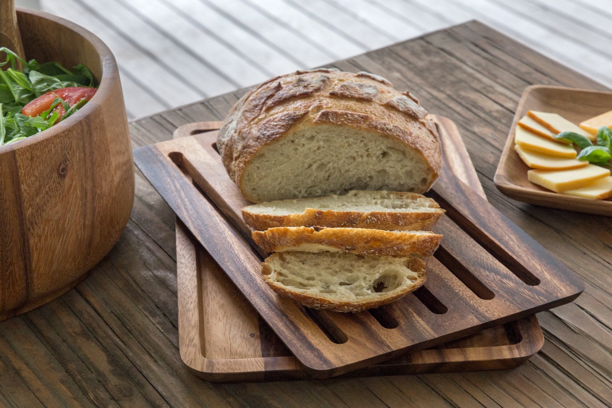 Ironwood Gourmet Nesting Bread Cutting Board, Acacia Wood with Crumb Catcher, 10.25 x 14.75 x 0.75 inches, Model 28675