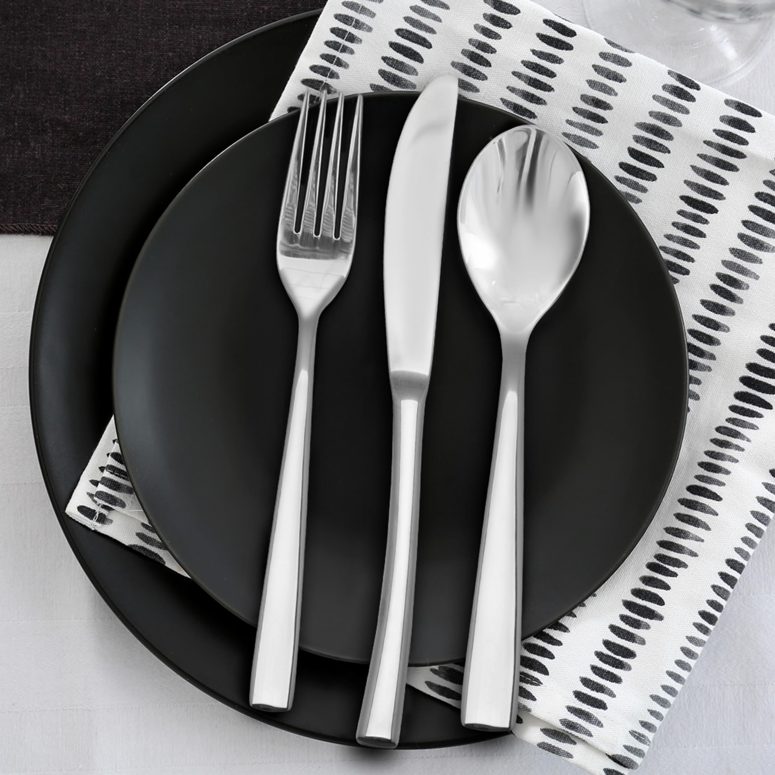 Hampton Forge Signature Totem 18/0 20-Piece Set, Silver