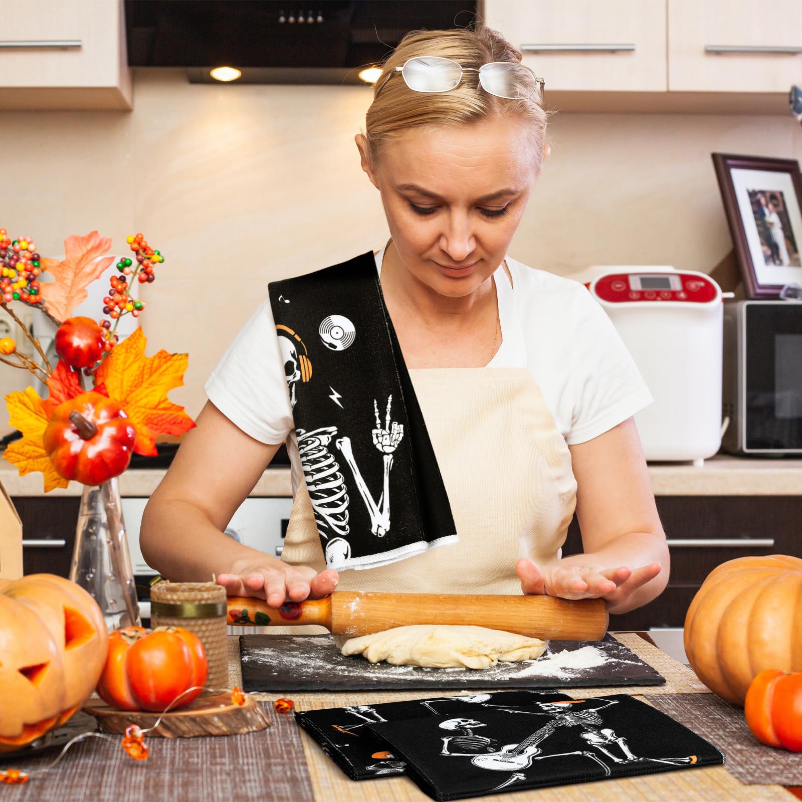 Bencailor 6 Pcs Christmas Skull Kitchen Towels Gothic Spooky Christmas Dish Hand Towels Funny Skeleton Dance Tea Washcloth for H