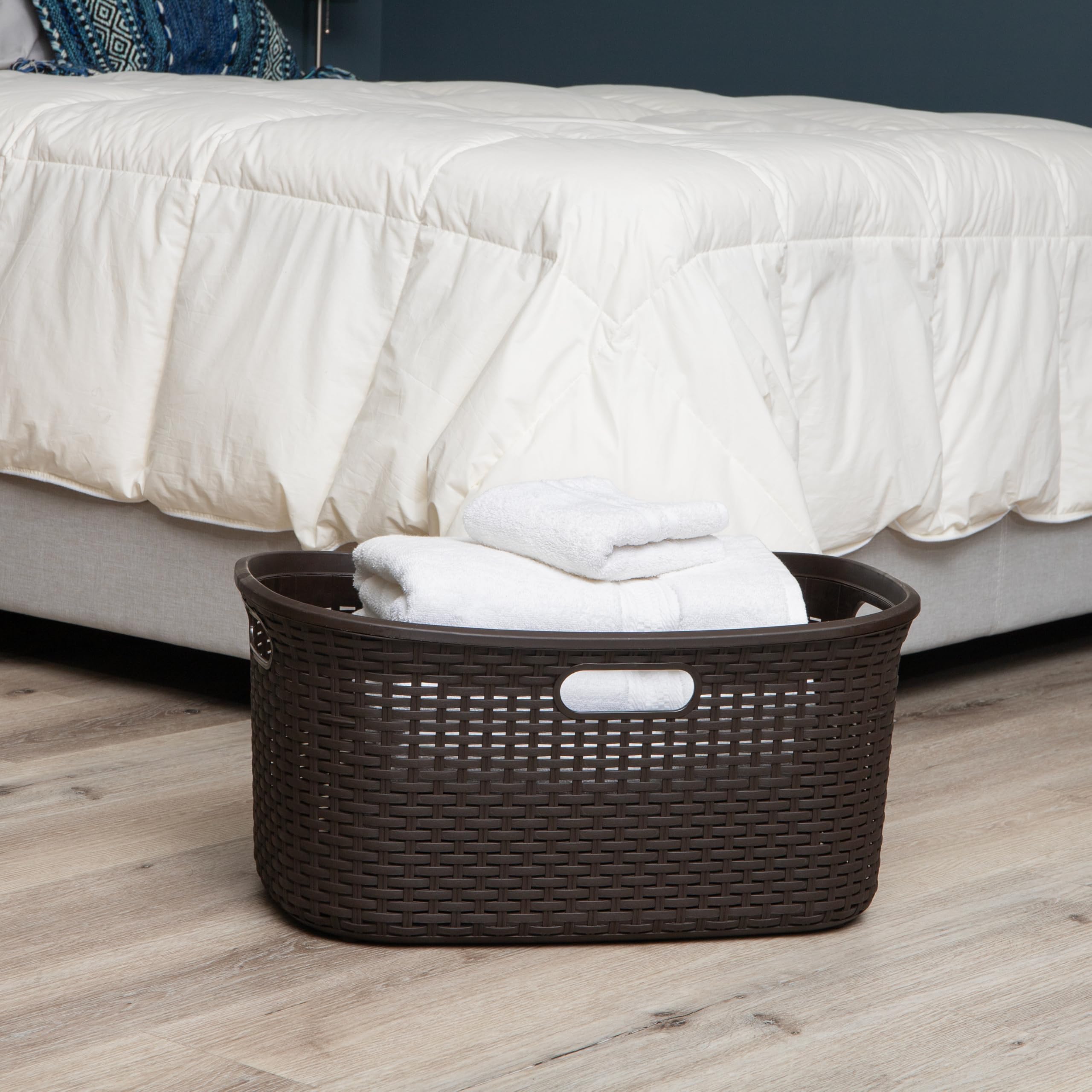Mind Reader 40L Laundry Basket, Clothes Hamper, Wicker Design, Plastic, 23''L X 14.5''W X 11''H, Brown