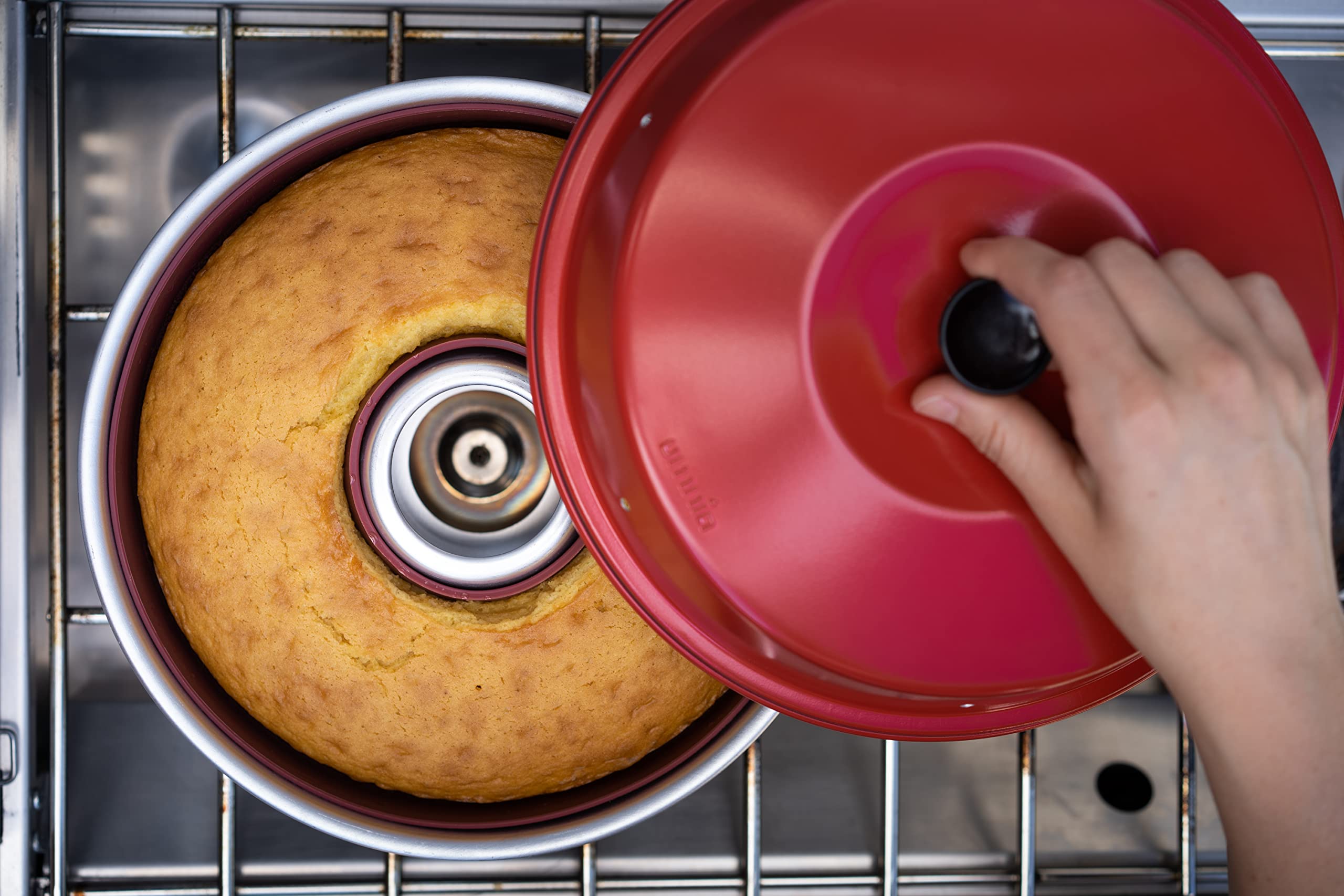 Omnia Kit 1, Set Of 5 Products - Camp Oven, Silicone Mold, Potholders, Baking Grid And Storage Bag - Ultimate Starter Kit For Om