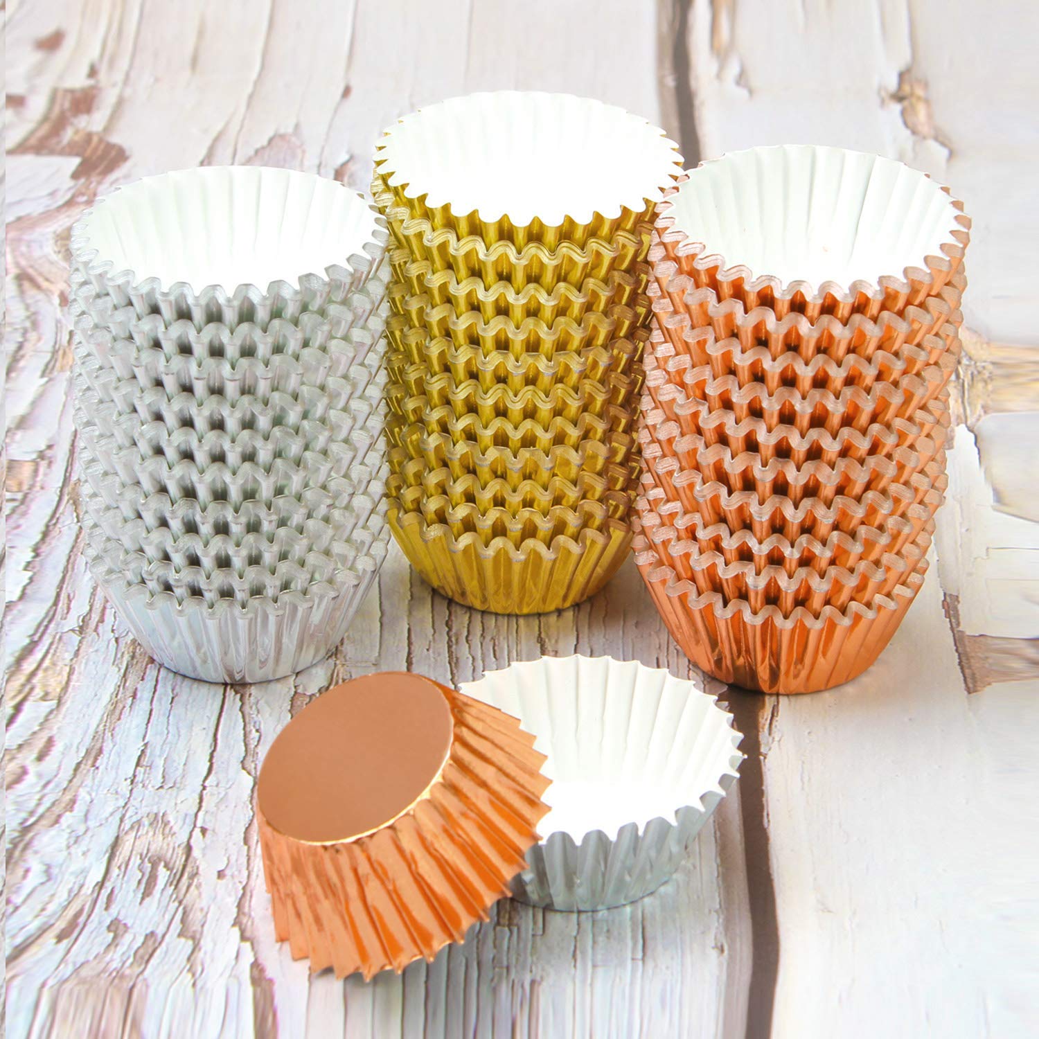 Elcoho 600 Pieces 1.25 Inch Mini Foil Metallic Cupcake Liners Muffin Paper Cases Baking Cups, Gold, Silver And Rose Gold