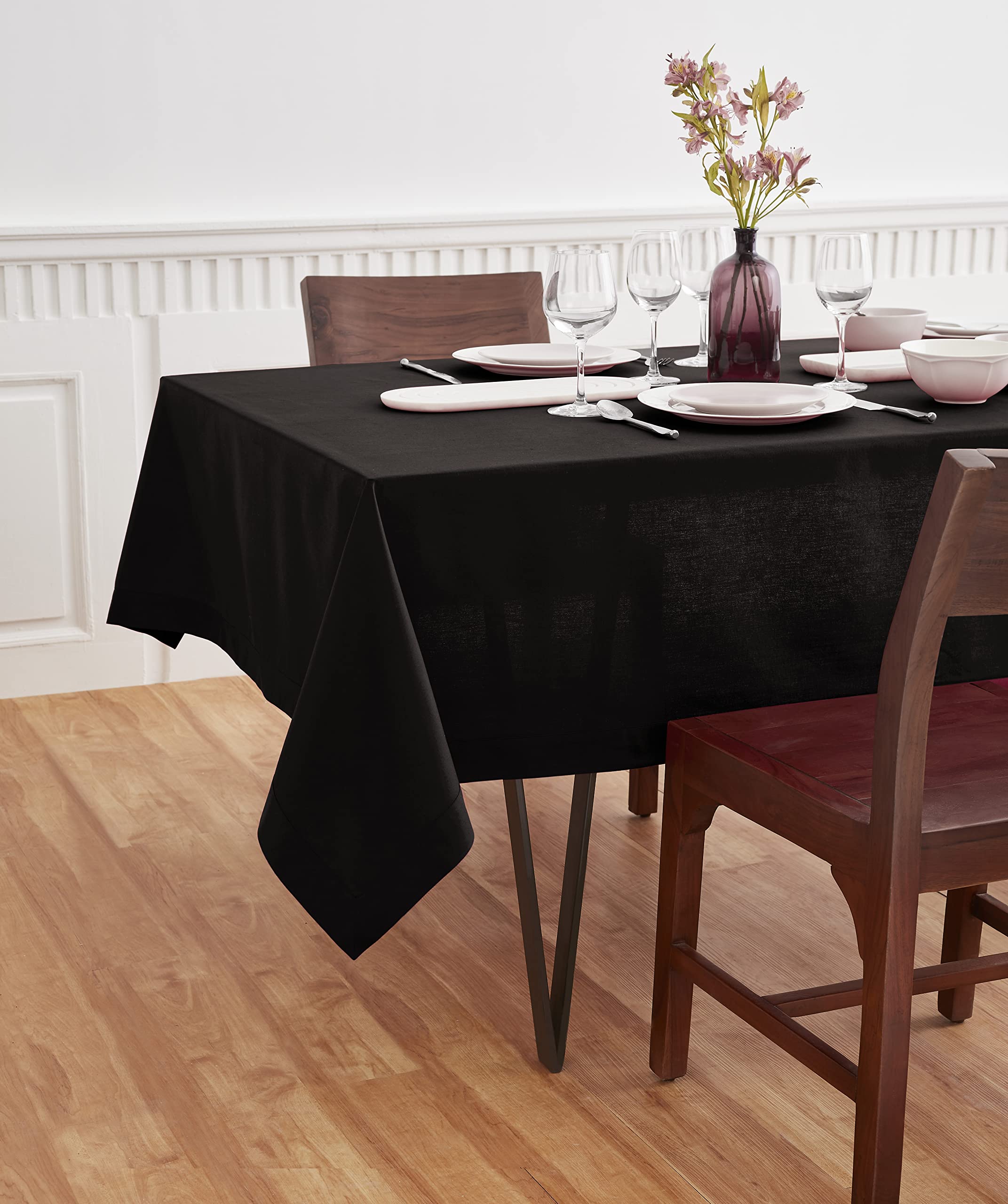 Solino Home Linen Black Tablecloth 60 x 84 Inch - Dru Cotton Linen Table Cloth for Rectangle Tables - Machine Washable Tableclot