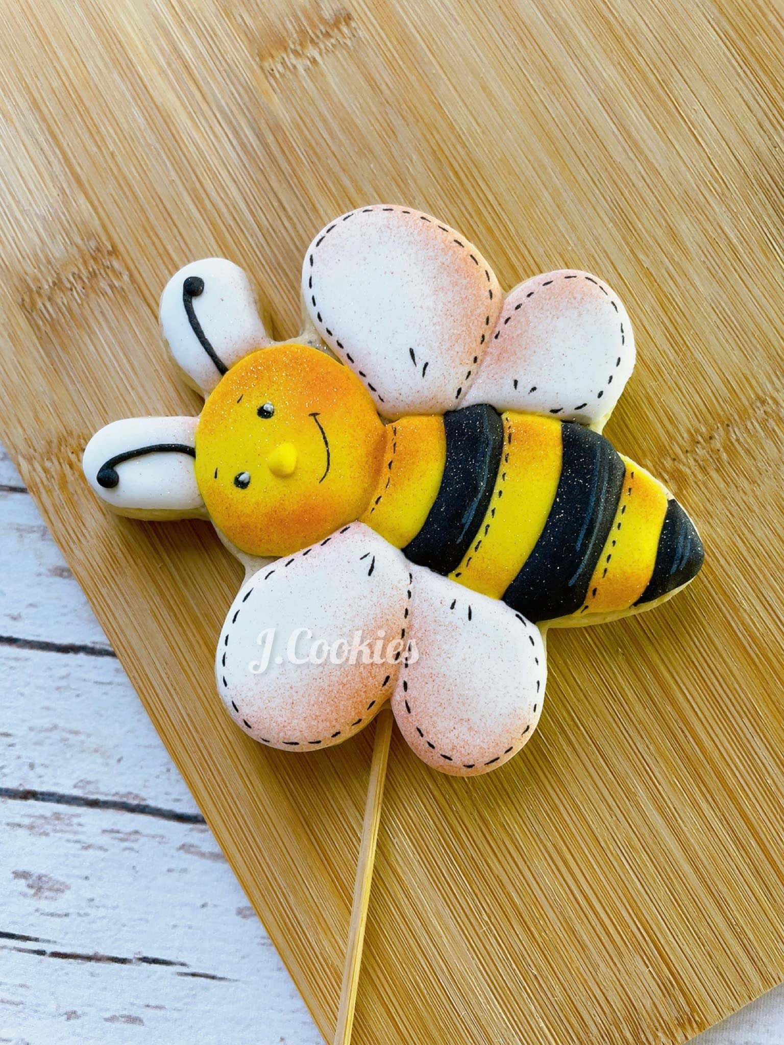 Liliao Animal Bee Cookie Cutter, 3.8'', Stainless Steel