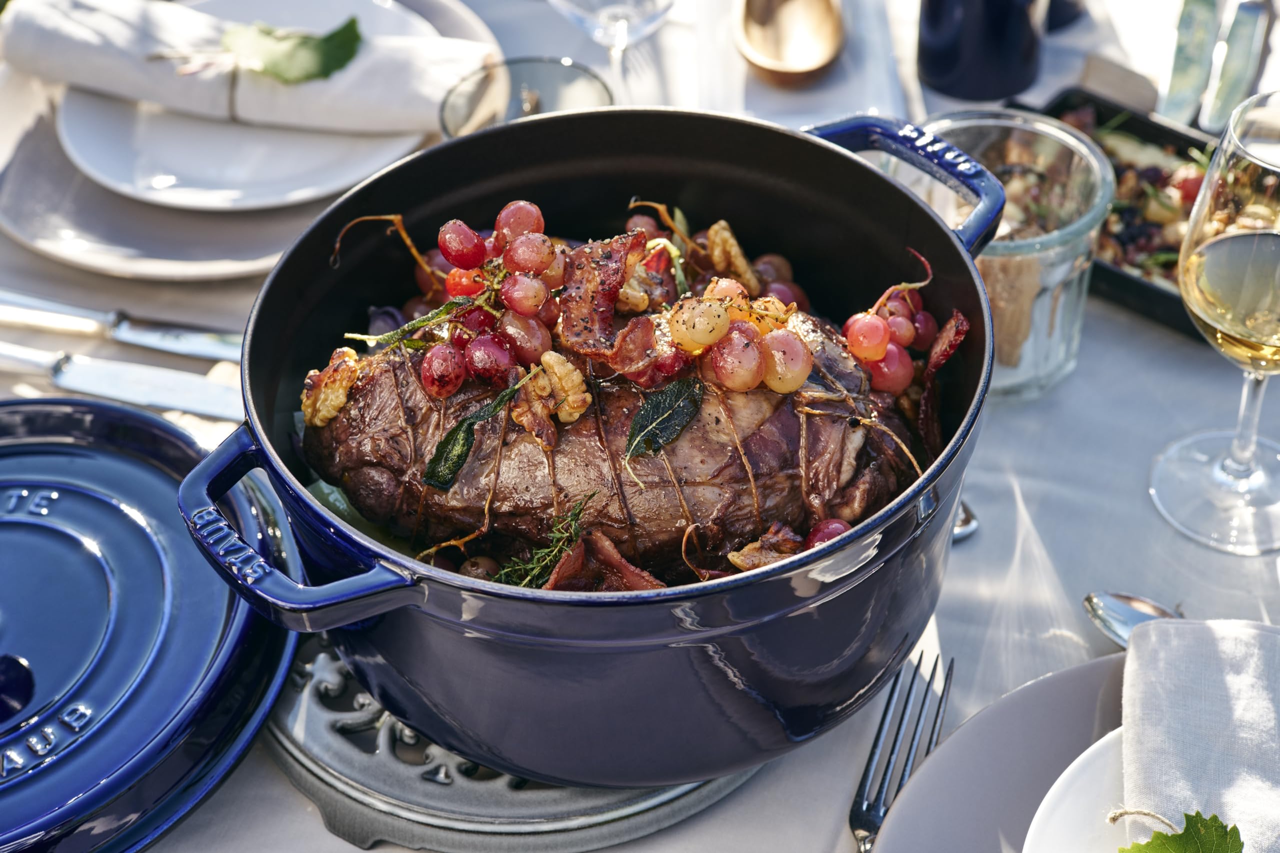 Staub Cast Iron Roaster/Cocotte, Round, 5 L, Dark Blue, 26 Cm