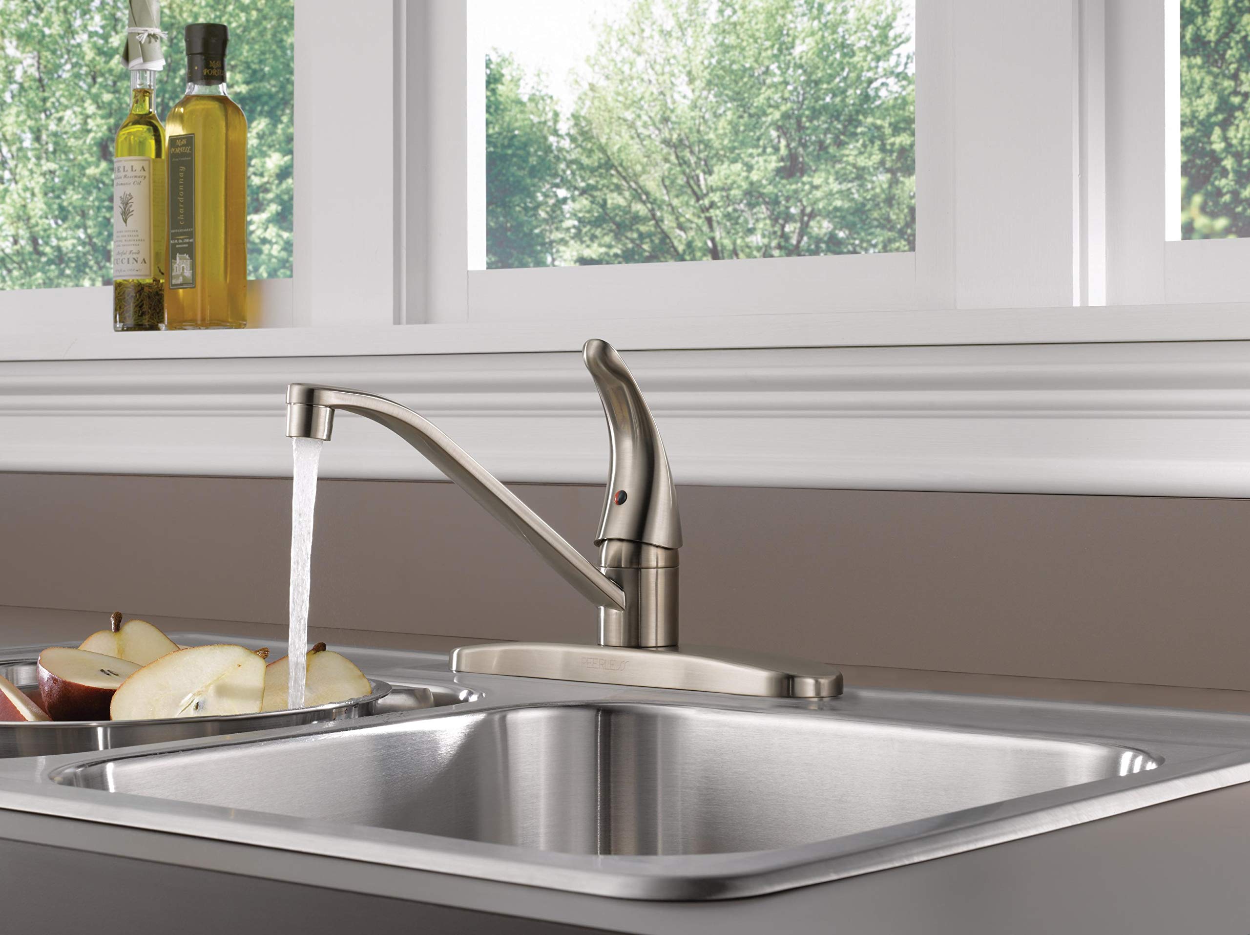 Peerless Core Single-Handle Kitchen Faucet, Brushed Nickel Kitchen Sink Faucet, Single Hole Kitchen Faucet, Stainless P110Lf-Ss