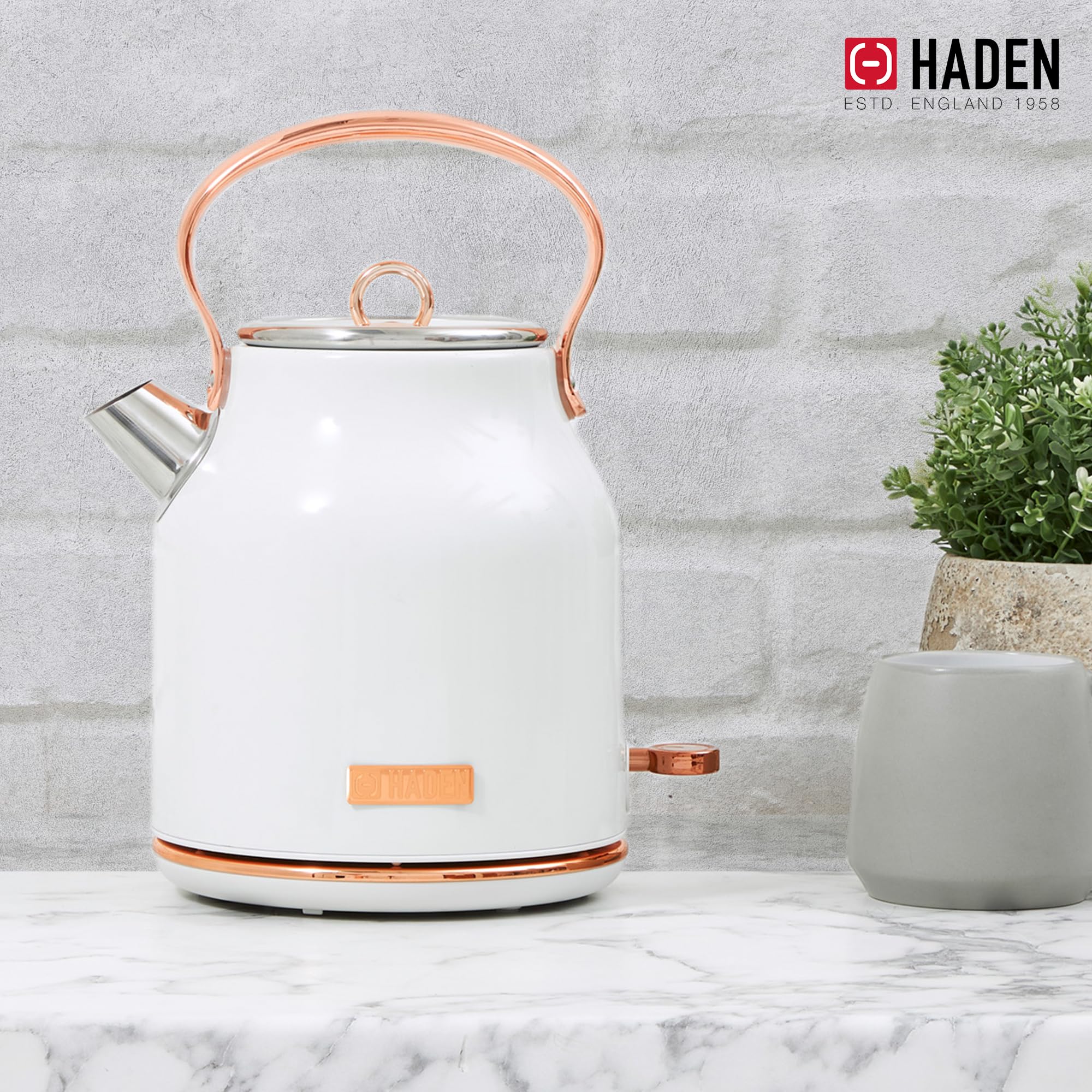 Haden 75089 Heritage 17 Liter Stainless Steel Body Countertop Retro Electric Kettle With Auto Shutoff & Dry Boil Protection (Ivo