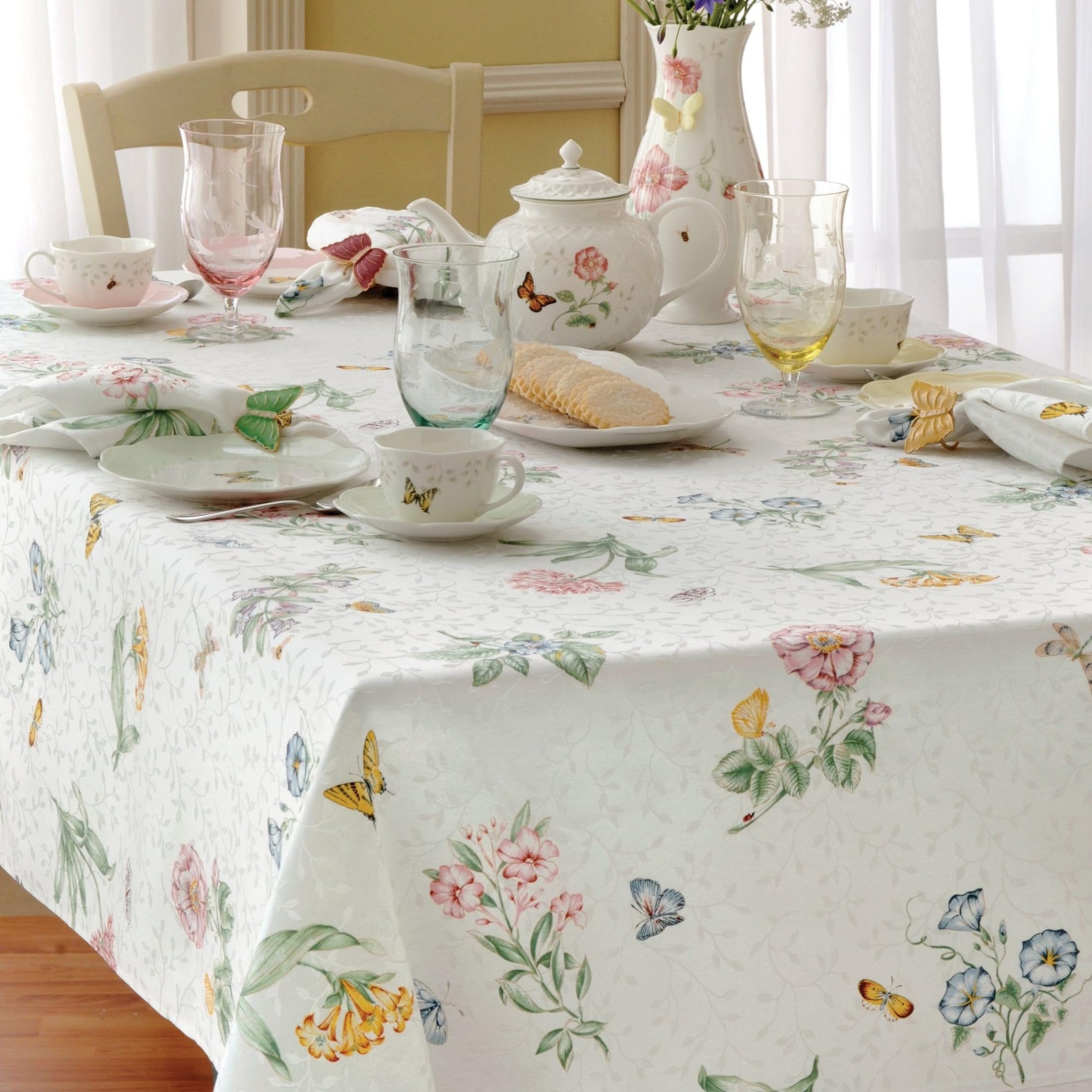Lenox Butterfly Meadow Damask Tablecloth, Multicolor, 60 W x 120 L