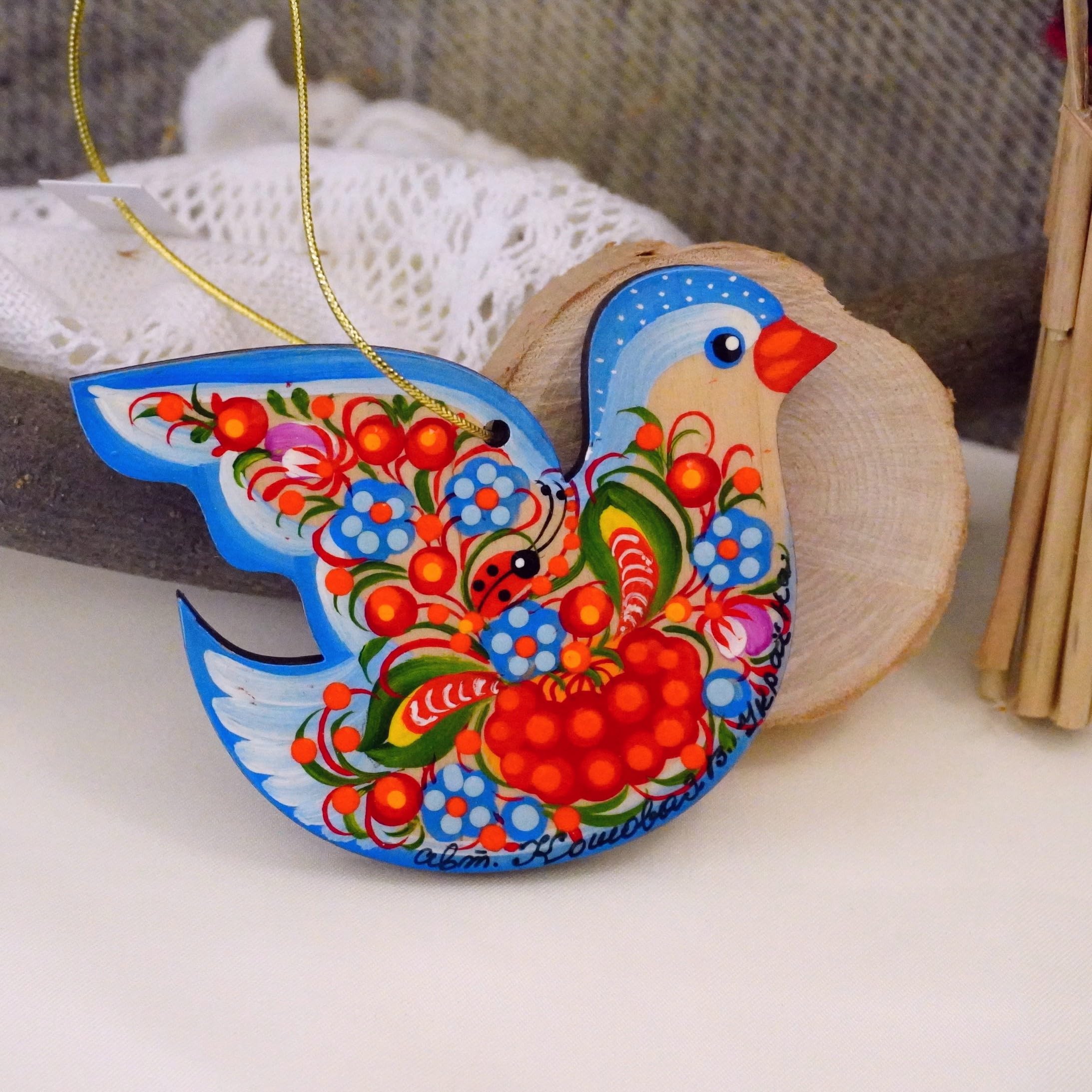 Christmas Ornament Pigeon Bird made of Wood 2,8 x 3,5 x 0,2 inch, Hand-painted on Both Sides in Ukraine in the Petrykivka Tradit