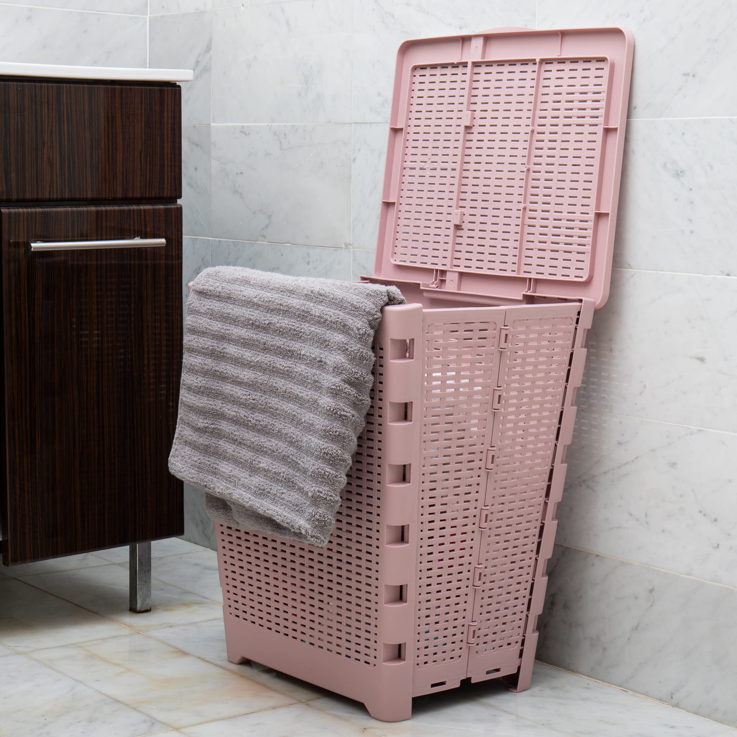 Mind Reader 61L Foldable Laundry Hamper, Clothes Basket, Lid, Wicker Design, Plastic, 18''L X 14.5''W X 21.25''H, Pink