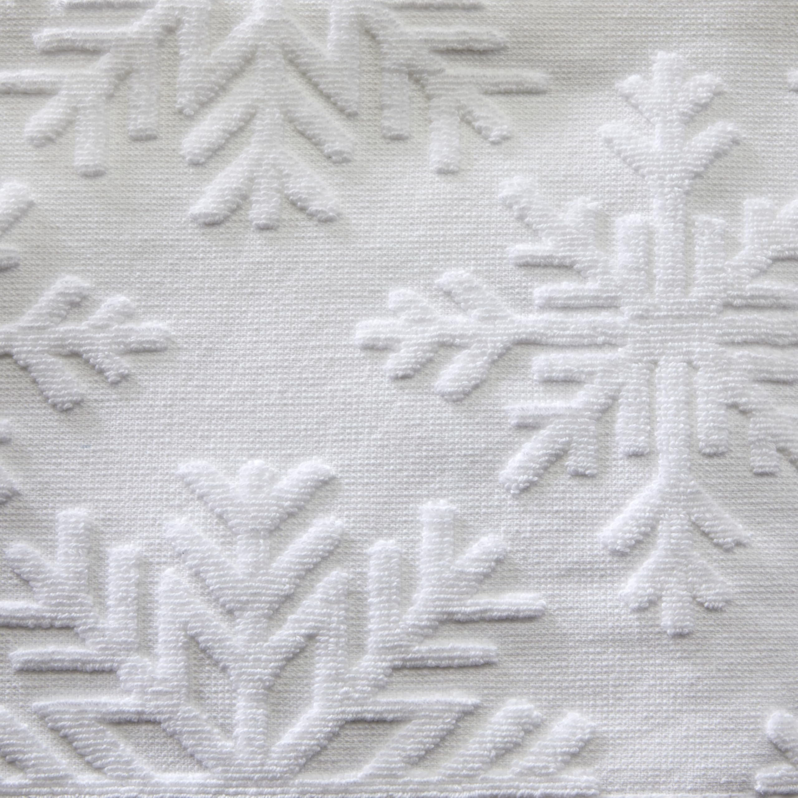 Skl Home Christmas/Winter Subtle Snowflakes Hand Towel 2Pc Set For Bath/Kitchen/Bar & Gift, White