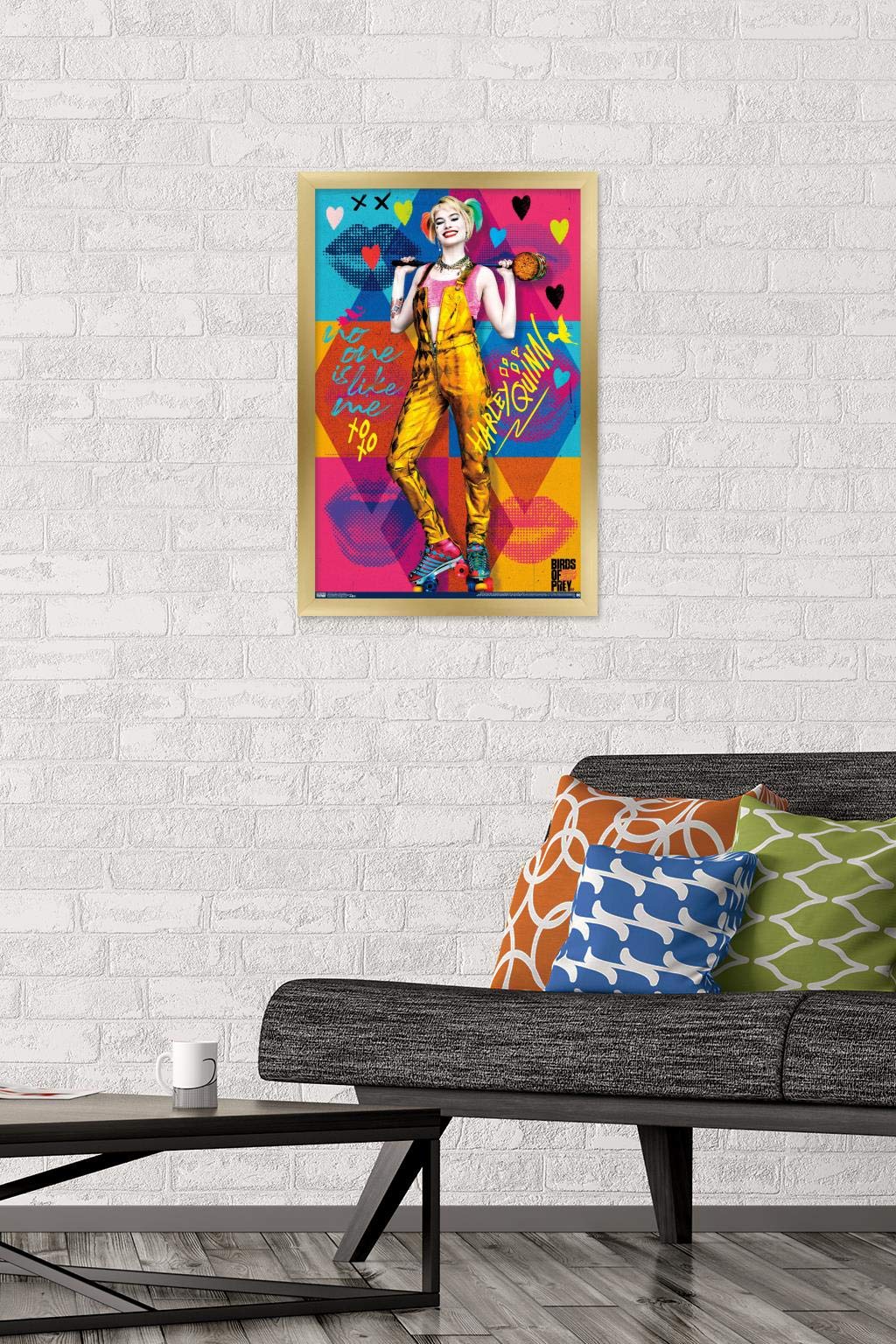 Trends International Dc Comics Movie - Birds Of Prey - Harley Quinn - Hammer Wall Poster, 14.725'' X 22.375'', Gold Framed Versi