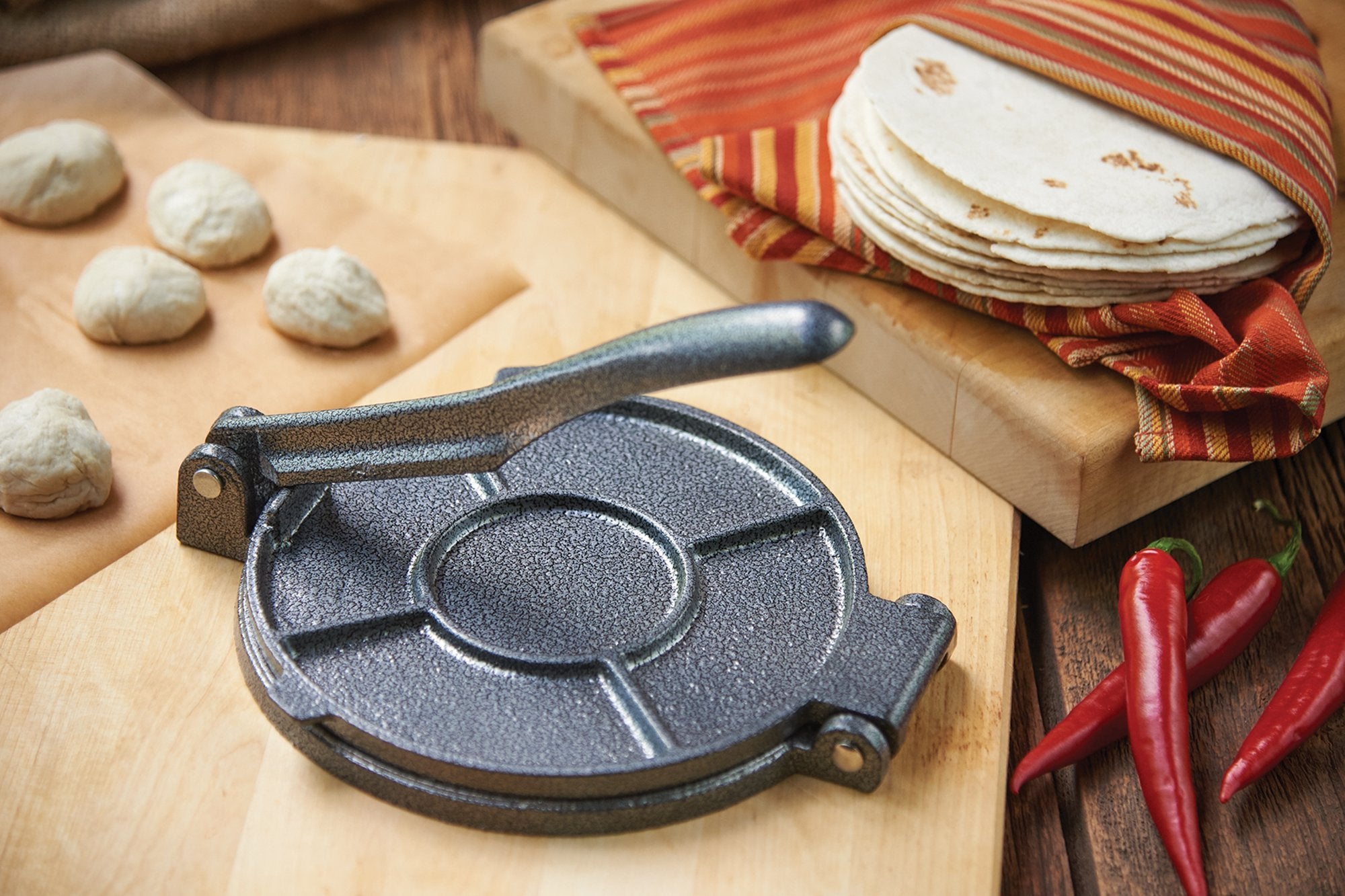 Fox Run Cast Iron Tortilla Press, 7.25'' Diameter